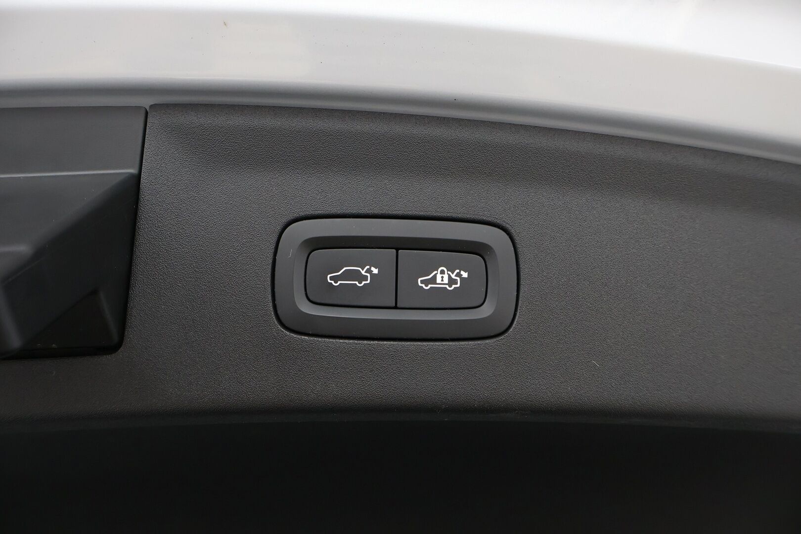 Polestar 2 2024 Long Range Single Motor Pilot & Plus Pack, 220kW, 82kWh - 3,99 % KORKOTARJOUS TÄHÄN AUTOON - 3,99 % KORKOTARJOUS TÄHÄN AUTOON - Lämpöpumppu / Pilot&Plus / Vetokoukku / Harman & Kardon / Pixel-LED / Panoraama / 360-Kamera / Suomiauto!