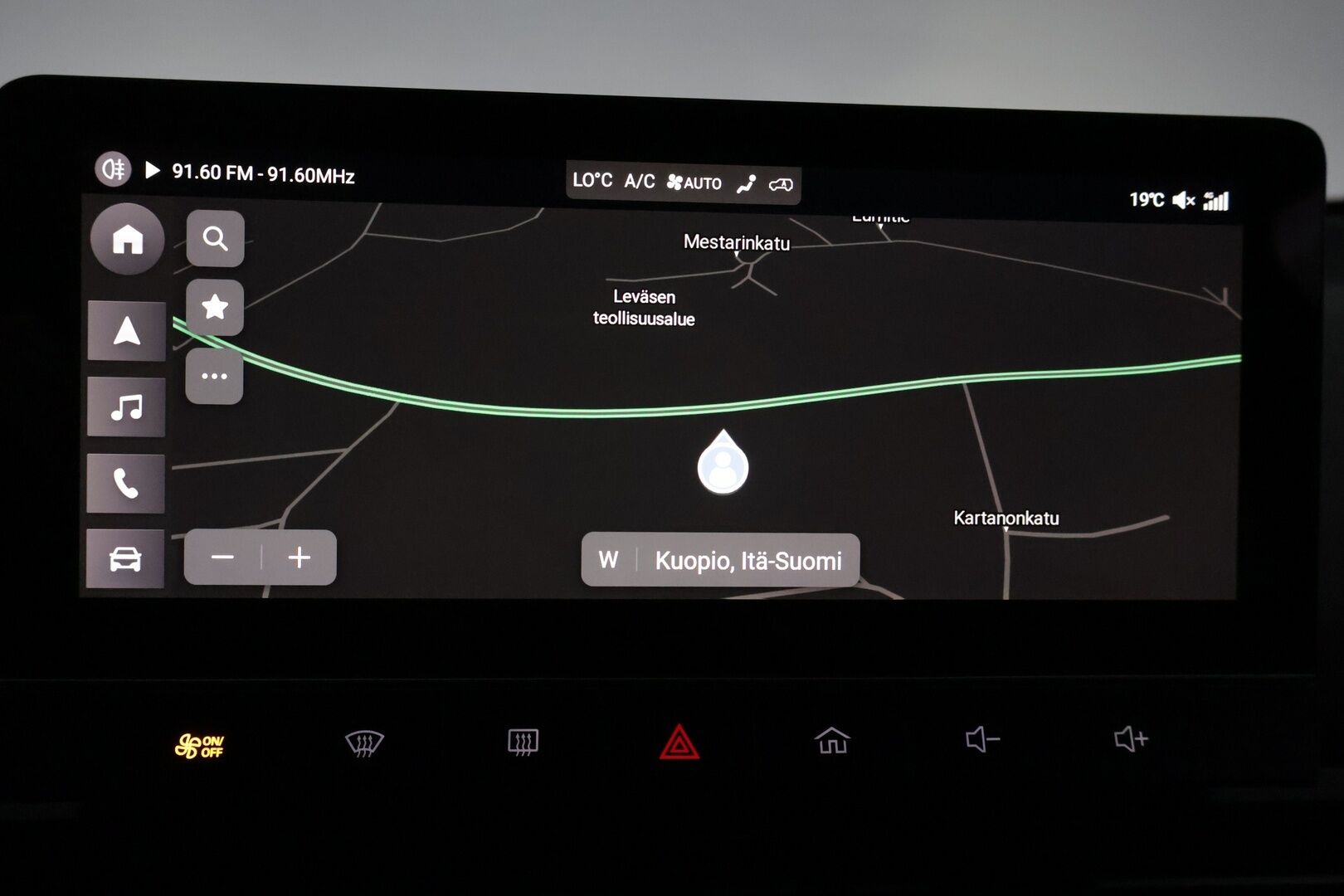 MG MG4 2023 Luxury *1-om / SOH 95% / ACC / Lämpöpumppu / 360° / BLIS / Navi / Full-LED / Ratinlämmitin / KeyLessGo* - Merkkihuollettu 1-omisteinen MG4 kaksilla hyväkuntoisilla renkailla ja alumiinivanteilla! - HULLUT VÄLIPÄIVÄT KORKOTARJOUS 2,49%