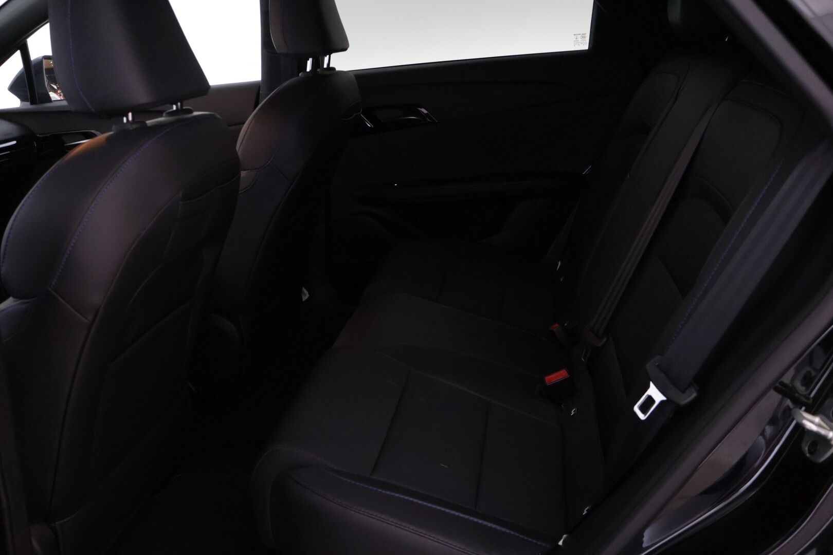 MG MG4 2023 Luxury *1-om / SOH 95% / ACC / Lämpöpumppu / 360° / BLIS / Navi / Full-LED / Ratinlämmitin / KeyLessGo* - Merkkihuollettu 1-omisteinen MG4 kaksilla hyväkuntoisilla renkailla ja alumiinivanteilla! - HULLUT VÄLIPÄIVÄT KORKOTARJOUS 2,49%