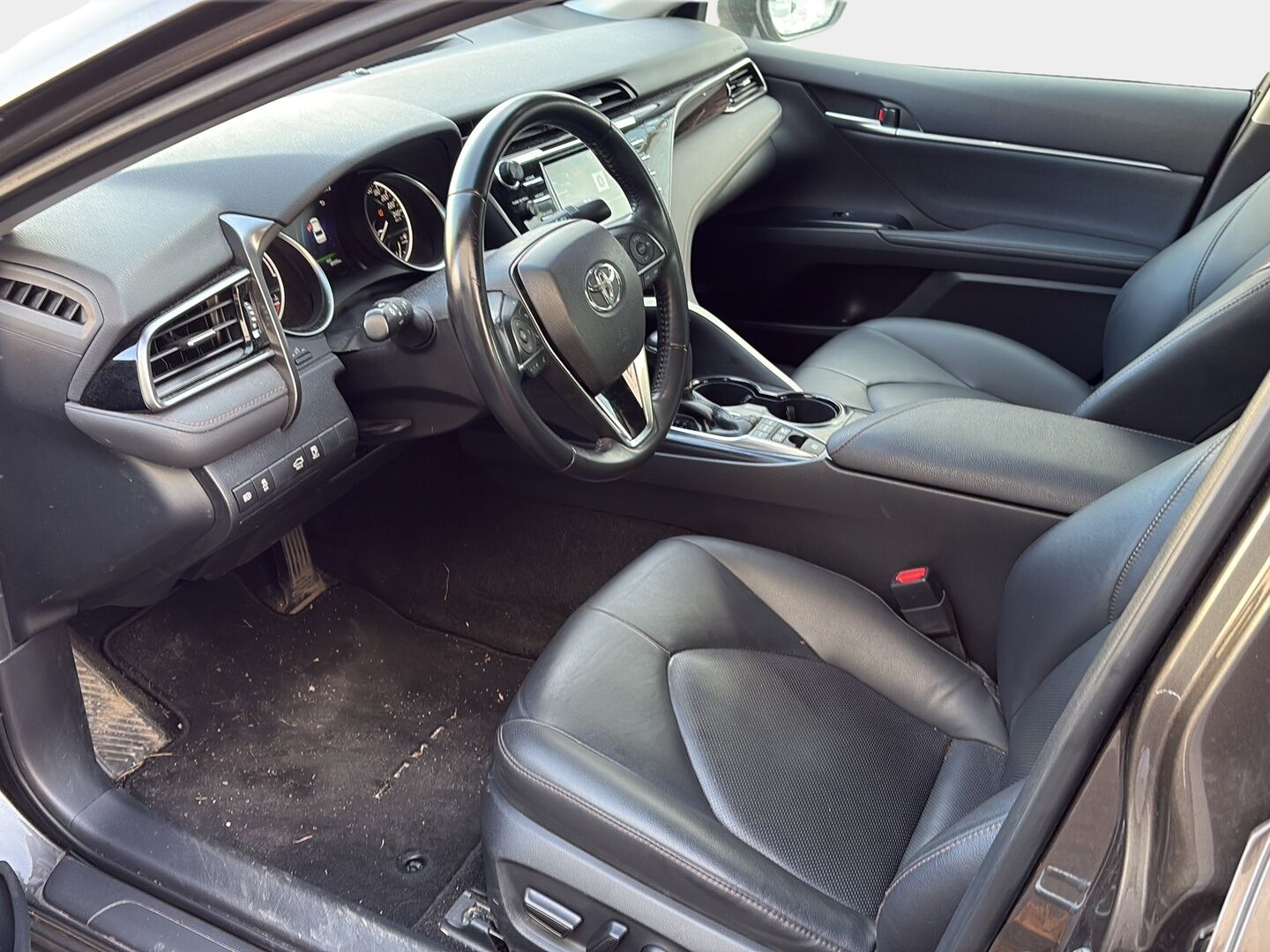 Toyota Camry 2019 2,5 Hybrid Style * Adapt.vakkari / Peruutuskamera / Nahkasisusta / Keyless / LED / Sähköpenkit! - 2x hyvät renkaat vanteilla / Tulossa myyntiin!