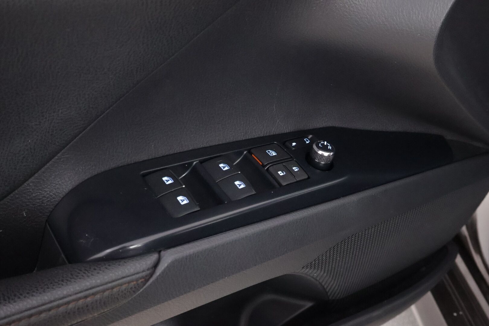 Toyota Camry 2019 2,5 Hybrid Style * Adapt.vakkari / Peruutuskamera / Nahkasisusta / Keyless / LED / Sähköpenkit! - 2x hyvät renkaat vanteilla / Juuri saapunut Tampereelle! - HULLUT AVAJAISHULINAT KORKOTARJOUS 3,29 %