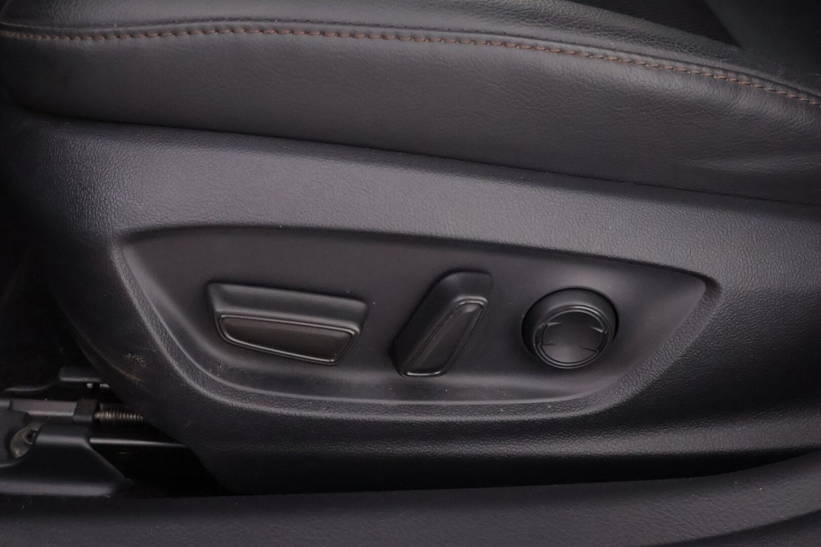 Toyota Camry 2019 2,5 Hybrid Style * Adapt.vakkari / Peruutuskamera / Nahkasisusta / Keyless / LED / Sähköpenkit! - 2x hyvät renkaat vanteilla / Juuri saapunut Tampereelle! - HULLUT AVAJAISHULINAT KORKOTARJOUS 3,29 %