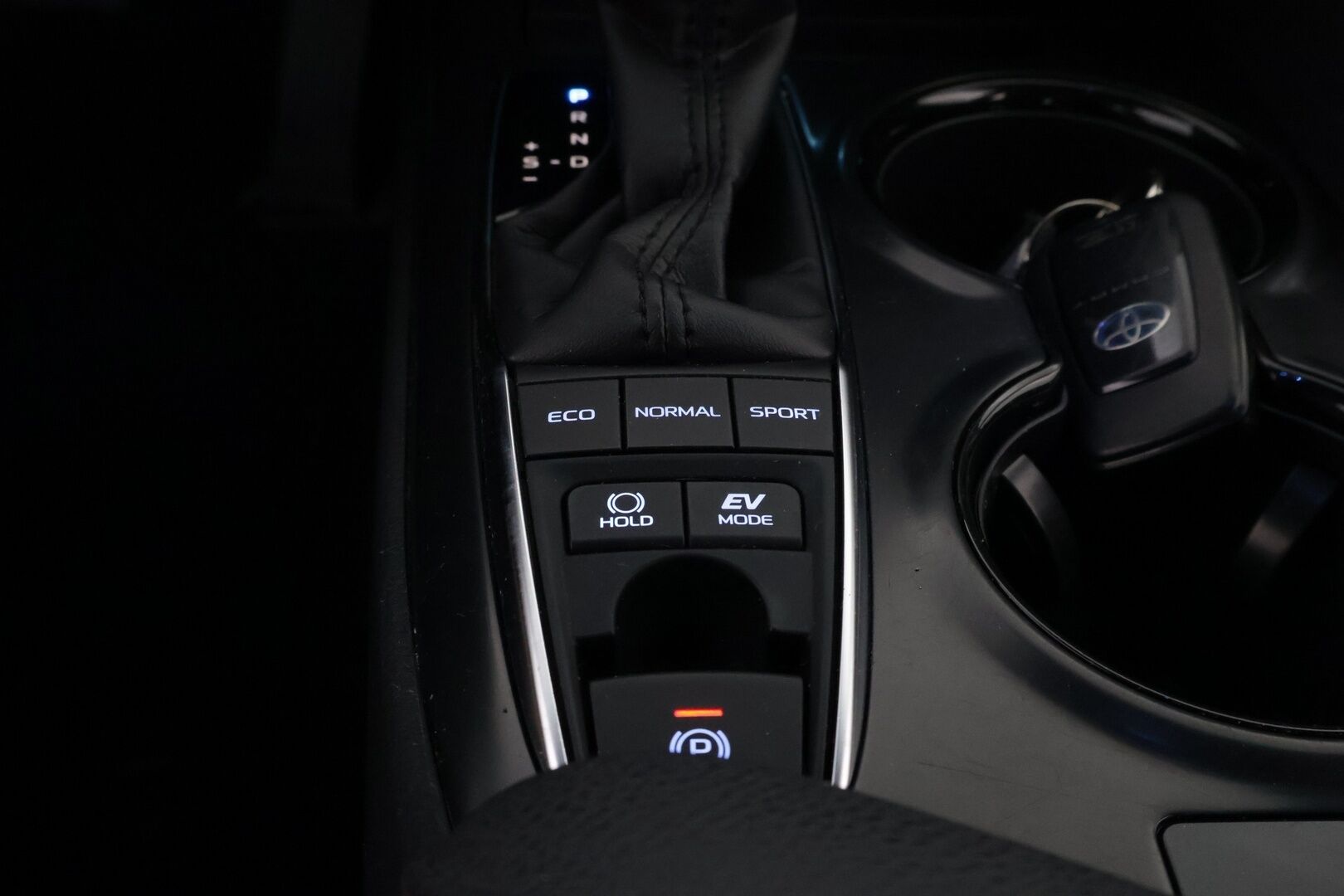 Toyota Camry 2019 2,5 Hybrid Style * Adapt.vakkari / Peruutuskamera / Nahkasisusta / Keyless / LED / Sähköpenkit! - 2x hyvät renkaat vanteilla / Juuri saapunut Tampereelle! - HULLUT AVAJAISHULINAT KORKOTARJOUS 3,29 %