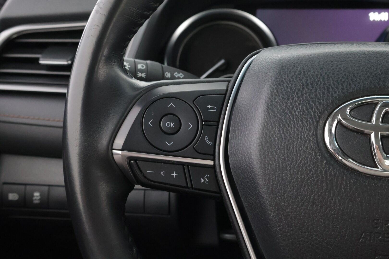 Toyota Camry 2019 2,5 Hybrid Style * Adapt.vakkari / Peruutuskamera / Nahkasisusta / Keyless / LED / Sähköpenkit! - 2x hyvät renkaat vanteilla / Juuri saapunut Tampereelle! - HULLUT AVAJAISHULINAT KORKOTARJOUS 3,29 %