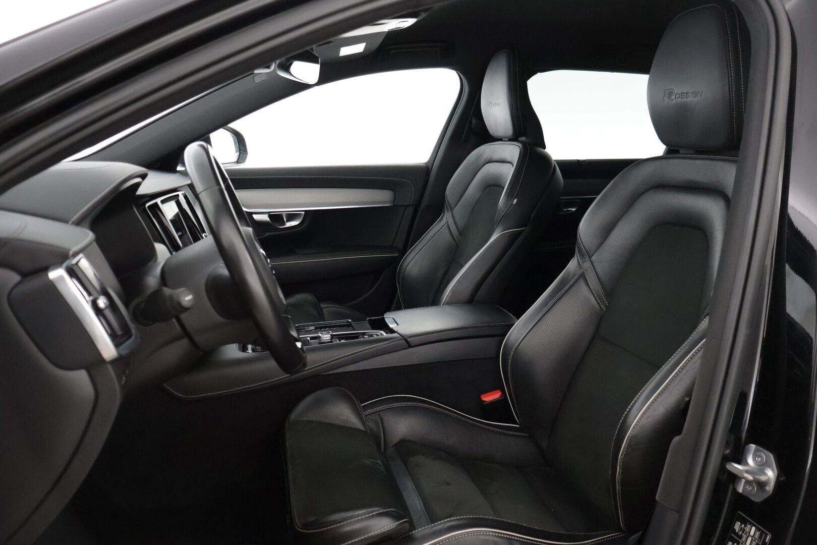 Volvo V90 2020 T8 TwE AWD R-Design aut * Adapt.Cruise / VOC / Ratin lämmitys / Koukku * - Merkkihuollettu / Webasto / 2x hyvät renkaat