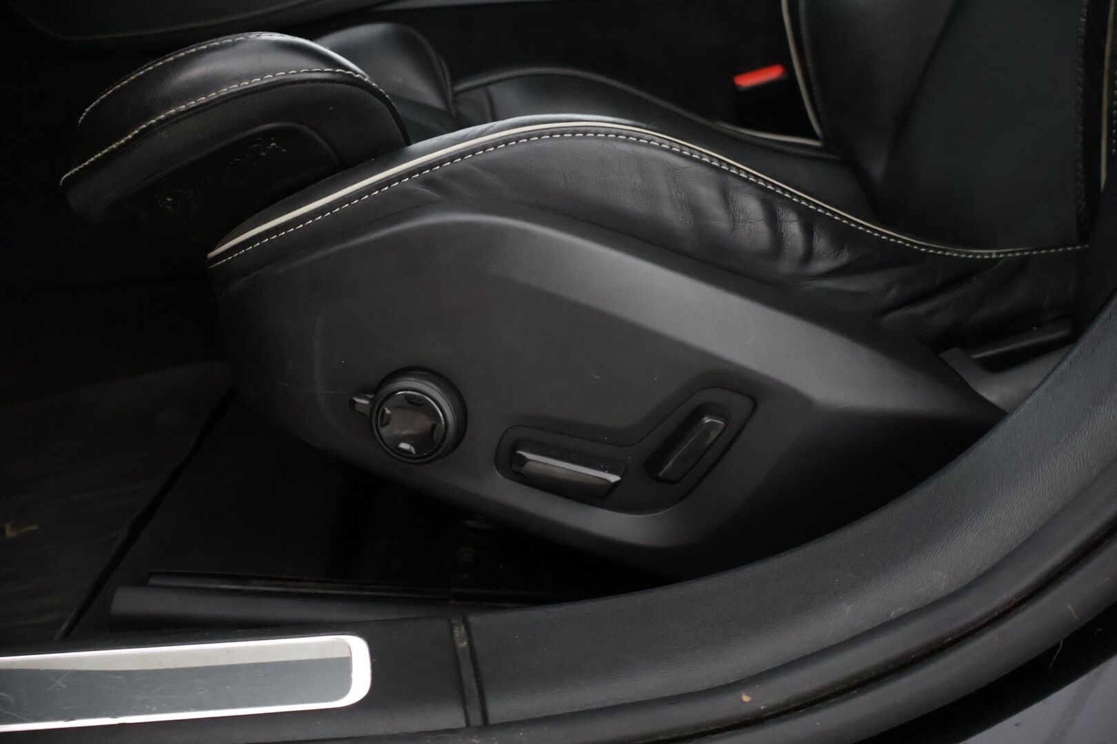 Volvo V90 2020 T8 TwE AWD R-Design aut * Adapt.Cruise / VOC / Ratin lämmitys / Koukku * - Merkkihuollettu / Webasto / 2x hyvät renkaat