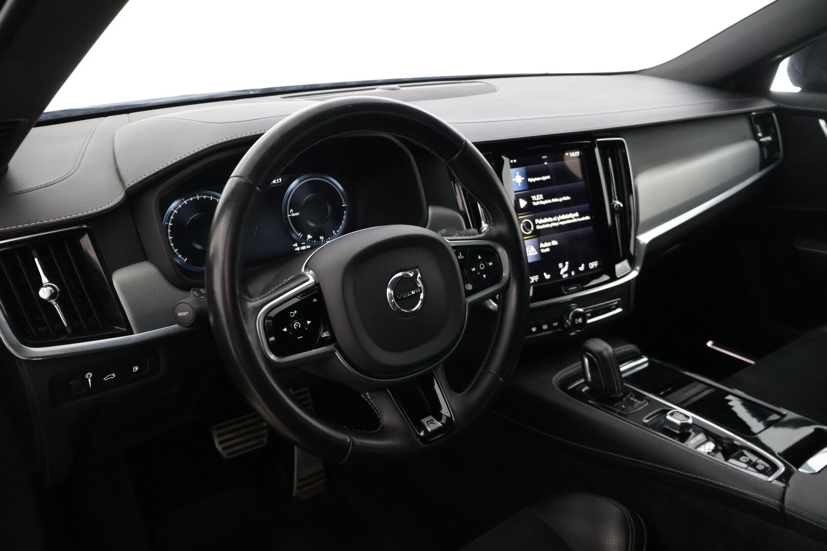 Volvo V90 2020 T8 TwE AWD R-Design aut * Adapt.Cruise / VOC / Ratin lämmitys / Koukku * - Merkkihuollettu / Webasto / 2x hyvät renkaat