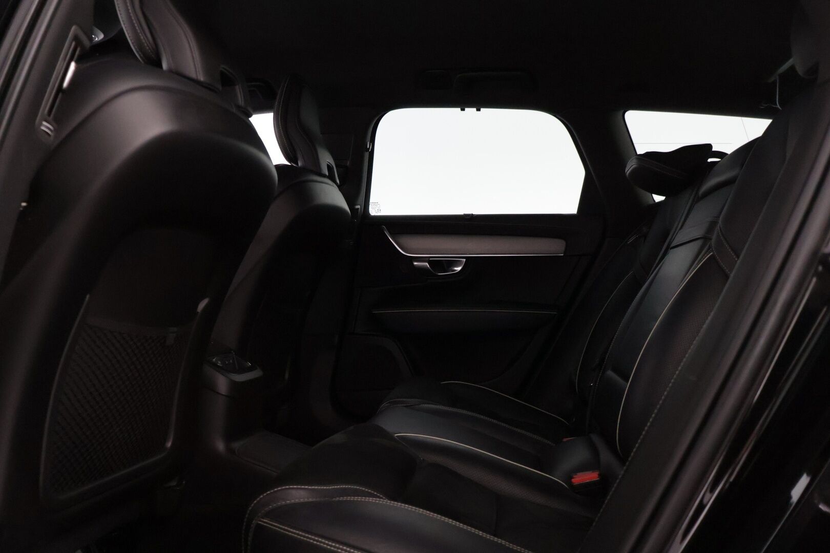 Volvo V90 2020 T8 TwE AWD R-Design aut * Adapt.Cruise / VOC / Ratin lämmitys / Koukku * - Merkkihuollettu / Webasto / 2x hyvät renkaat