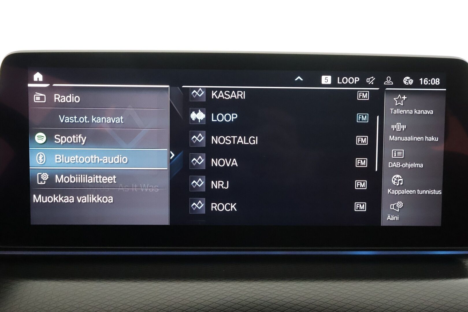 BMW 530 2023 G31 Touring 530e xDrive A Charged Edition M Sport * ACC / Nahkasiusta / Sporttipenkit / Koukku / P.Kamera / Hifi / LED * - 1-om Suomi-auto / Akku kuntotarkastettu SoH 91,2% / Kahdet renkaat aluvanteilla / 2x Latauskaapelit - HULLUT AVAJAISHULINAT KORKOTARJOUS 3,29 %