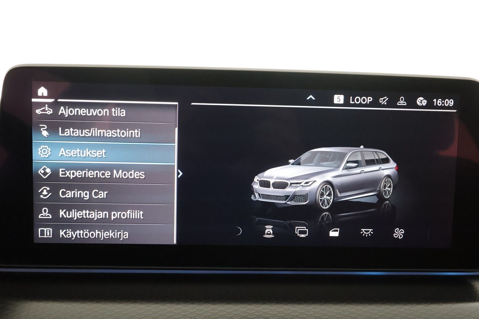 BMW 530 2023 G31 Touring 530e xDrive A Charged Edition M Sport * ACC / Nahkasiusta / Sporttipenkit / Koukku / P.Kamera / Hifi / LED * - 1-om Suomi-auto / Akku kuntotarkastettu SoH 91,2% / Kahdet renkaat aluvanteilla / 2x Latauskaapelit - HULLUT AVAJAISHULINAT KORKOTARJOUS 3,29 %