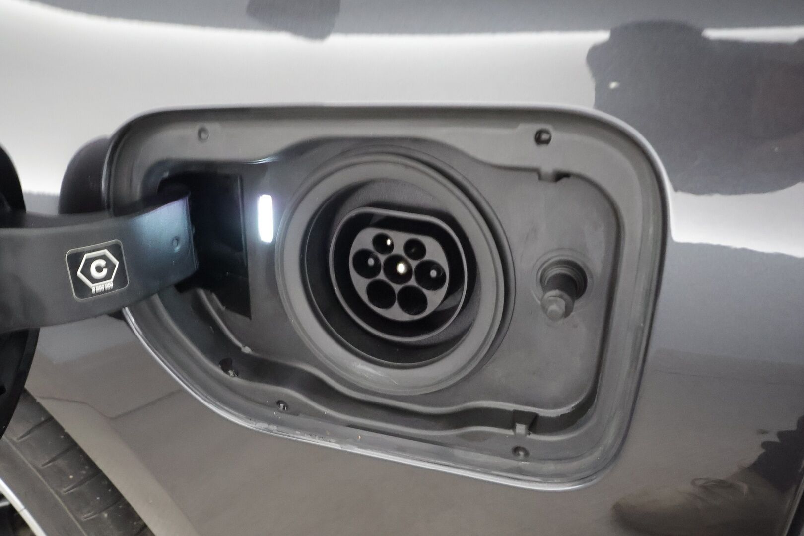 BMW 530 2023 G31 Touring 530e xDrive A Charged Edition M Sport * ACC / Adapt.LED / P.Kamera / Koukku / HiFi / Navi / Comfort Access * - 1-om Suomi-auto / Akku kuntotarkastettu SoH 91,2% / Kahdet renkaat aluvanteilla / 2x Latauskaapelit