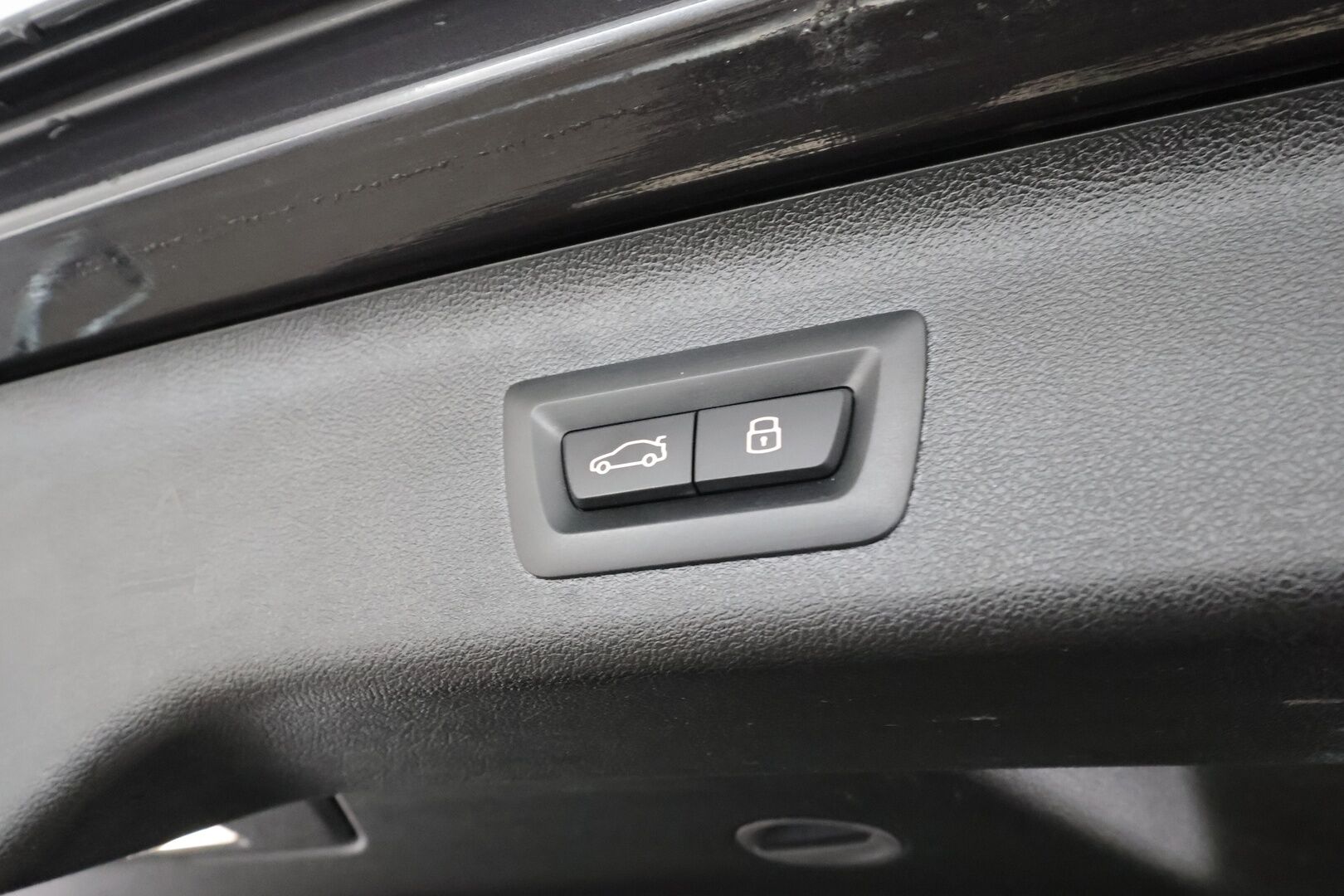 BMW 530 2023 G31 Touring 530e xDrive A Charged Edition M Sport * ACC / Nahkasiusta / Sporttipenkit / Koukku / P.Kamera / Hifi / LED * - 1-om Suomi-auto / Akku kuntotarkastettu SoH 91,2% / Kahdet renkaat aluvanteilla / 2x Latauskaapelit - HULLUT AVAJAISHULINAT KORKOTARJOUS 3,29 %