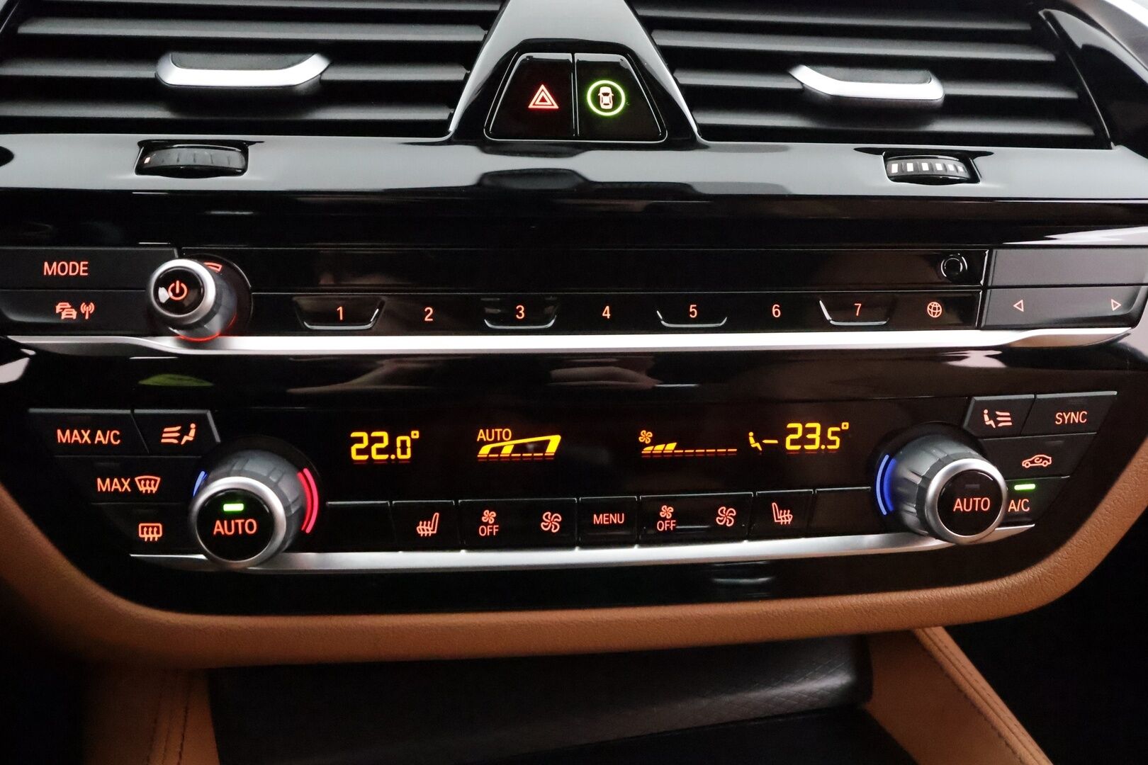 BMW 530 2023 G31 Touring 530e xDrive A Charged Edition M Sport * ACC / Nahkasiusta / Sporttipenkit / Koukku / P.Kamera / Hifi / LED * - 1-om Suomi-auto / Akku kuntotarkastettu SoH 91,2% / Kahdet renkaat aluvanteilla / 2x Latauskaapelit - HULLUT AVAJAISHULINAT KORKOTARJOUS 3,29 %