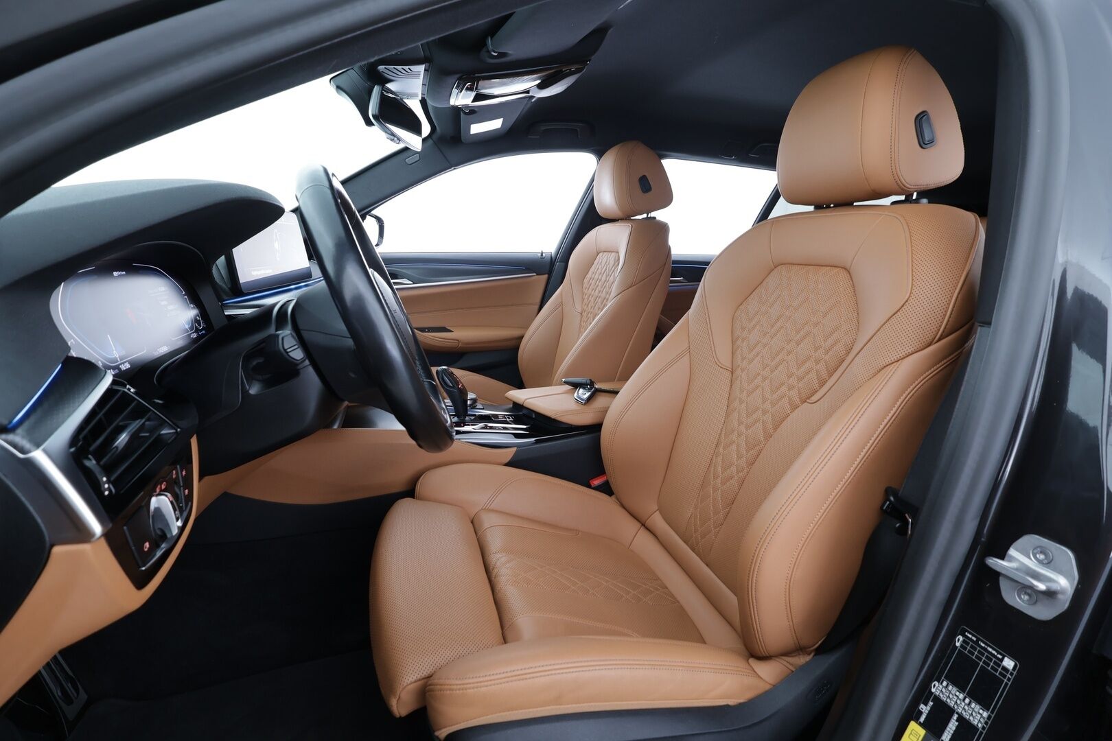 BMW 530 2023 G31 Touring 530e xDrive A Charged Edition M Sport * ACC / Nahkasiusta / Sporttipenkit / Koukku / P.Kamera / Hifi / LED * - 1-om Suomi-auto / Akku kuntotarkastettu SoH 91,2% / Kahdet renkaat aluvanteilla / 2x Latauskaapelit - HULLUT AVAJAISHULINAT KORKOTARJOUS 3,29 %