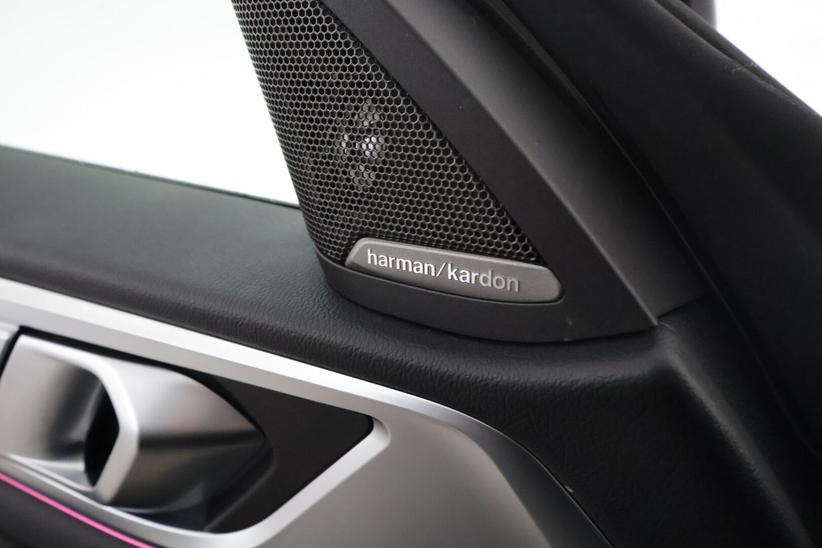 BMW i4 M50 2023 M-Sport LCi ** Shadowline / Laser LED / HarmanKardon / 360° Kamera / Koukku / Adapt. vakkari / Muistipenkki / Apple&Android ** - 2,99 % KORKOTARJOUS TÄHÄN AUTOON - Navi / Kaistavahti / KeylessGo / 2x Renkaat