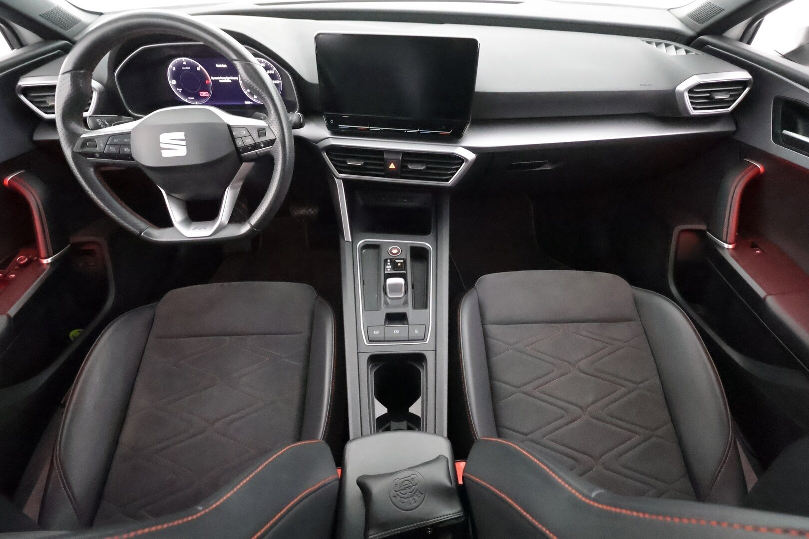 Seat Leon Sportstourer 2021 1,4 PHEV 204 eHybrid FR DSG - | Koukku | ACC | LED | P.Kamera | Muistipenkki | Navi | Kaistavahti | Keyless | 2x Latauskaapelit | Kahdet renkaat |