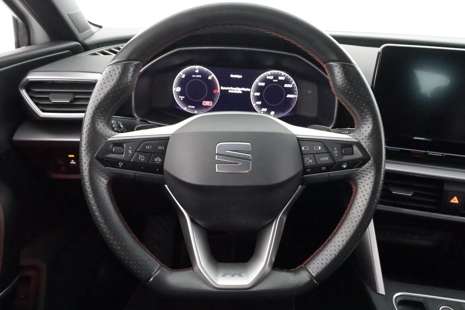 Seat Leon Sportstourer 2021 1,4 PHEV 204 eHybrid FR DSG - | Koukku | ACC | LED | P.Kamera | Muistipenkki | Navi | Kaistavahti | Keyless | 2x Latauskaapelit | Kahdet renkaat |