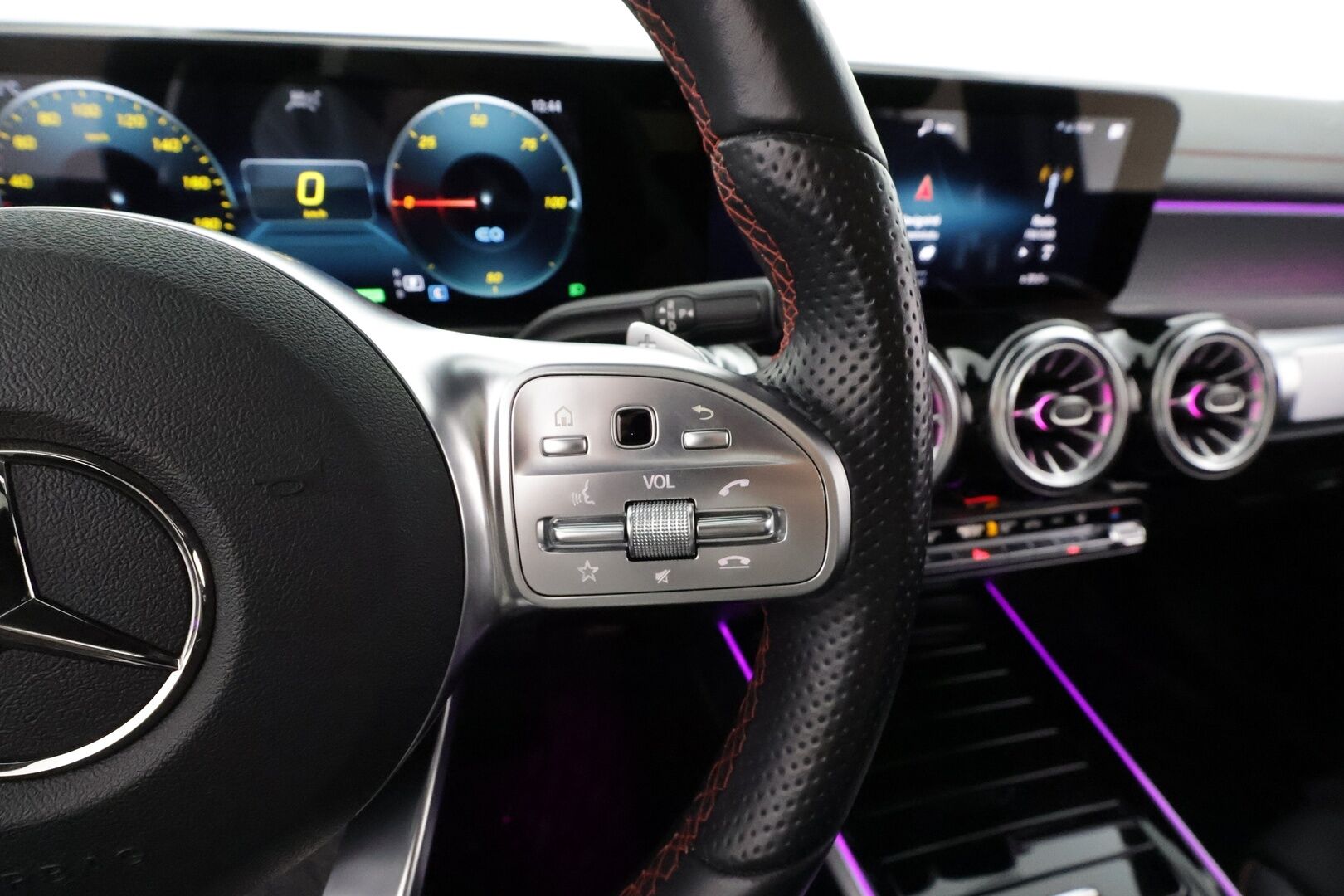 Mercedes-Benz EQB 2022 350 4MATIC Business AMG 7P * Distronic+ / Muistipenkit / HUD / Widescreen / LED High Performance / Sporttipenkit / 360-Kamera * - Kahdet Renkaat / Koti & Kauppalaturi - HULLUT AVAJAISHULINAT KORKOTARJOUS 3,29 %