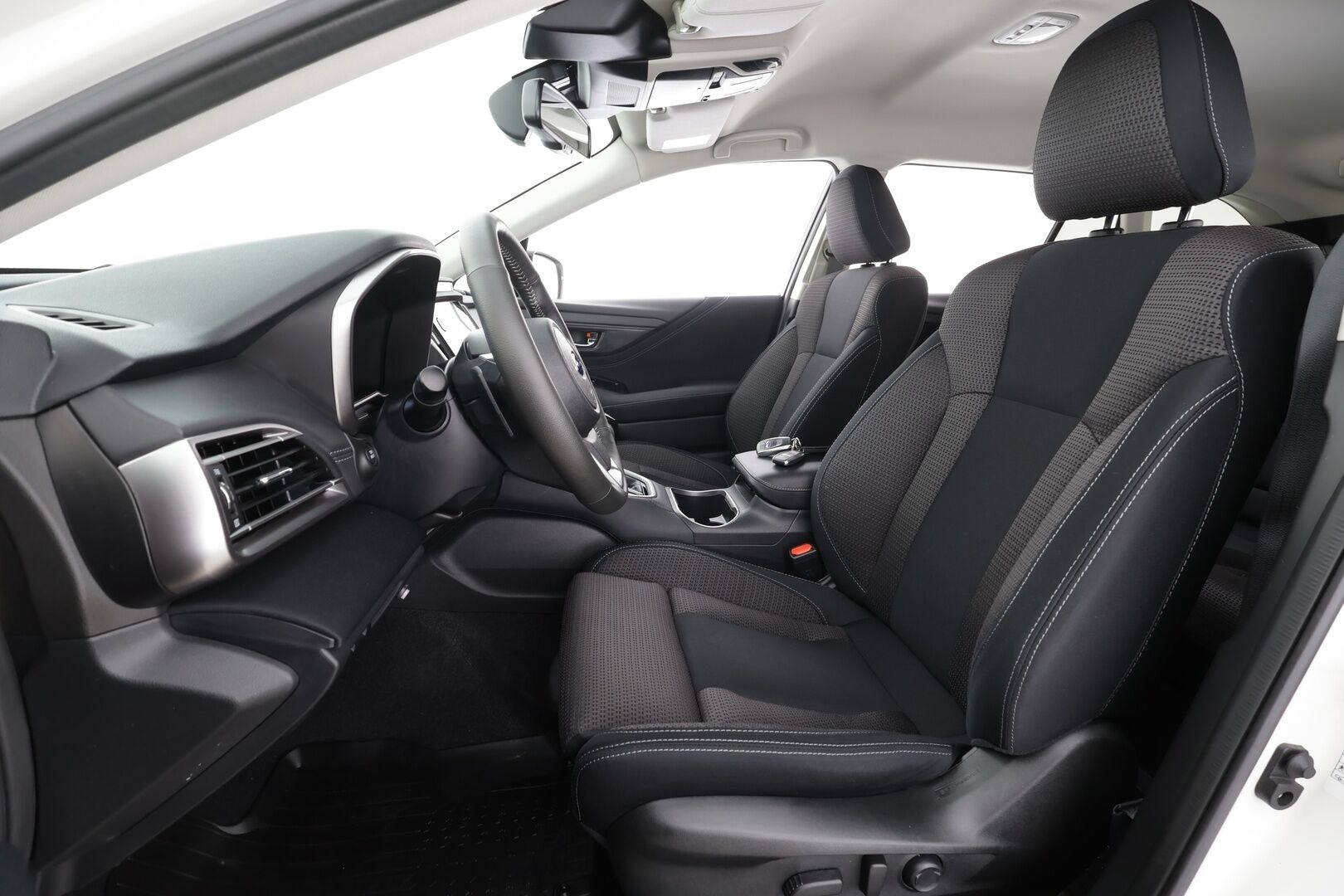 Subaru Outback 2024 2,5i Adventure CVT * Webasto / Koukku / ACC / Matrix / P.Kamera / Kaistavahti / Sähköpenkit * - 1-om Suomi-auto / Kahdet renkaat aluvanteilla