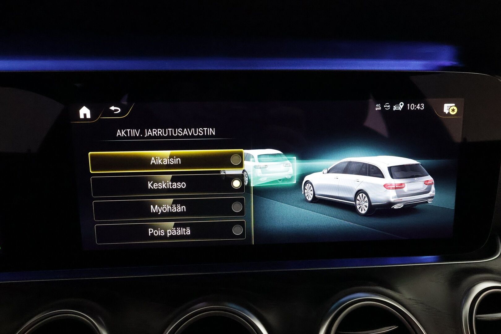 Mercedes-Benz E 2021 300 de 4MATIC T A EQ Power AMG * 360° / Widescreen / Koukku / Multibeam / Lisälämmitin / Navi * - Kahdet renkaat aluvanteilla