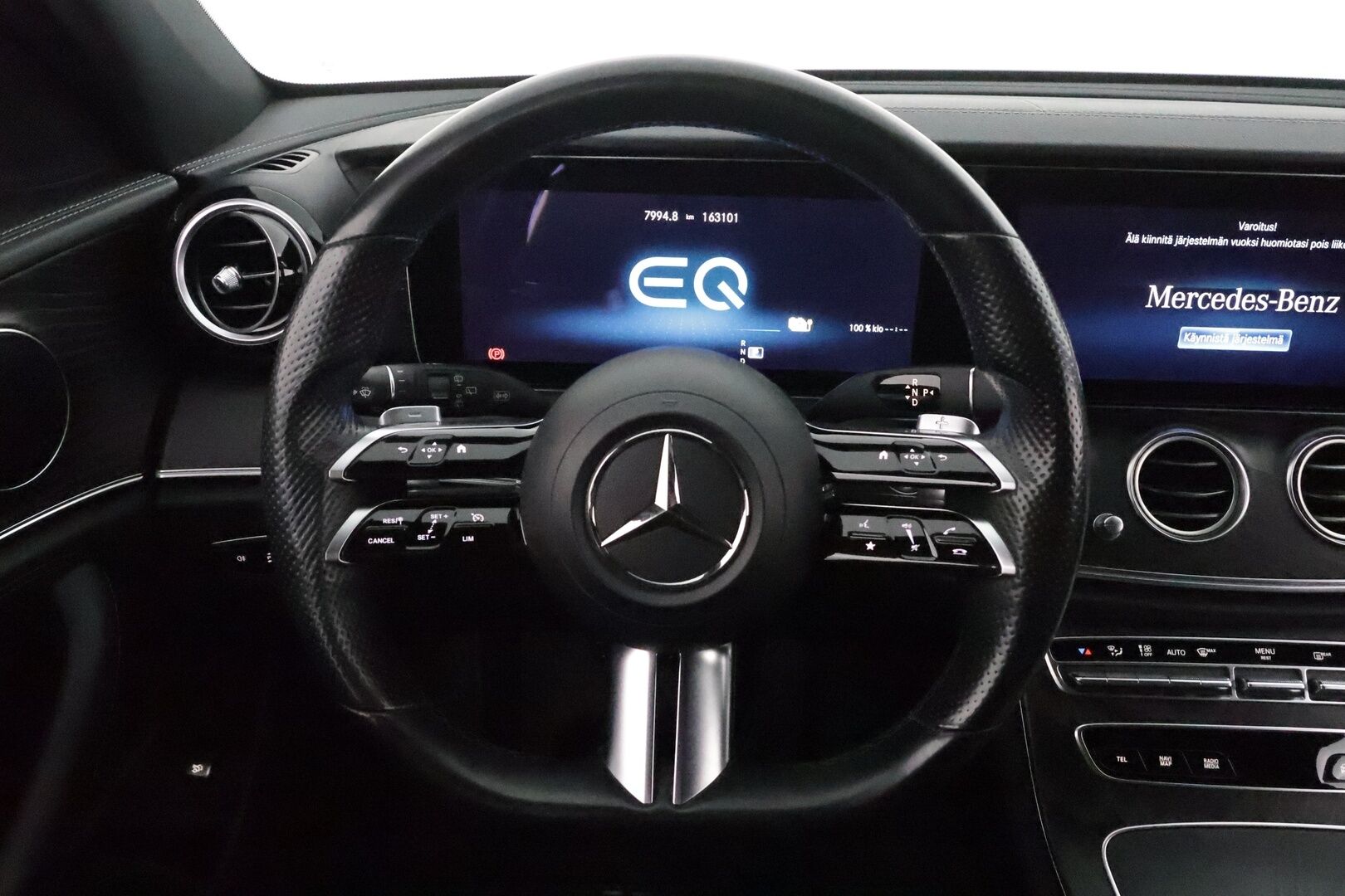Mercedes-Benz E 2021 300 de 4MATIC T A EQ Power AMG * 360° / Widescreen / Koukku / Multibeam / Lisälämmitin / Navi * - Kahdet renkaat aluvanteilla