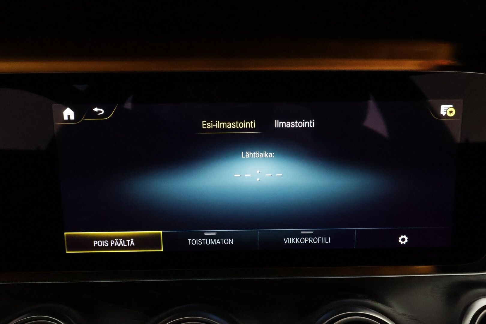 Mercedes-Benz E 2021 300 de 4MATIC T A EQ Power AMG * 360° / Widescreen / Koukku / Multibeam / Lisälämmitin / Navi * - Kahdet renkaat aluvanteilla