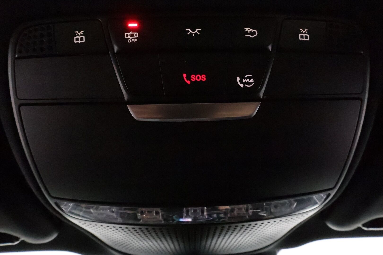 Mercedes-Benz E 2021 300 de 4MATIC T A EQ Power AMG * 360° / Widescreen / Koukku / Multibeam / Lisälämmitin / Navi * - Kahdet renkaat aluvanteilla