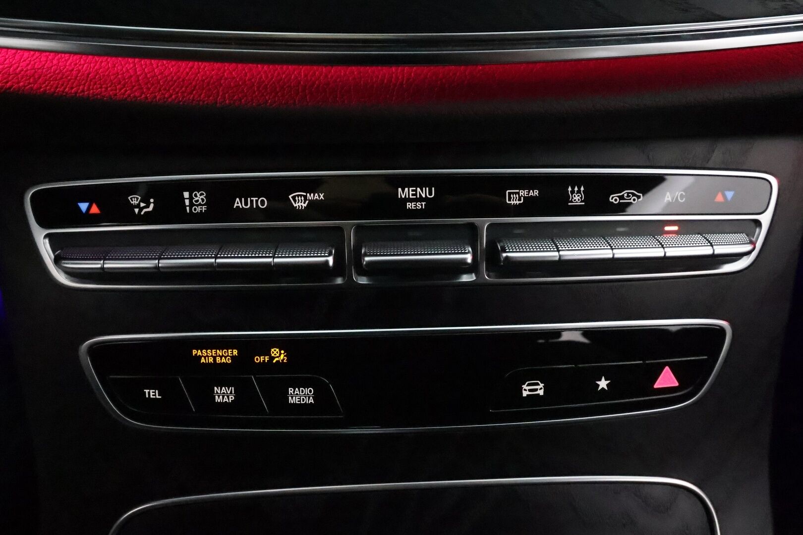 Mercedes-Benz E 2021 300 de 4MATIC T A EQ Power AMG * 360° / Widescreen / Koukku / Multibeam / Lisälämmitin / Navi * - Kahdet renkaat aluvanteilla