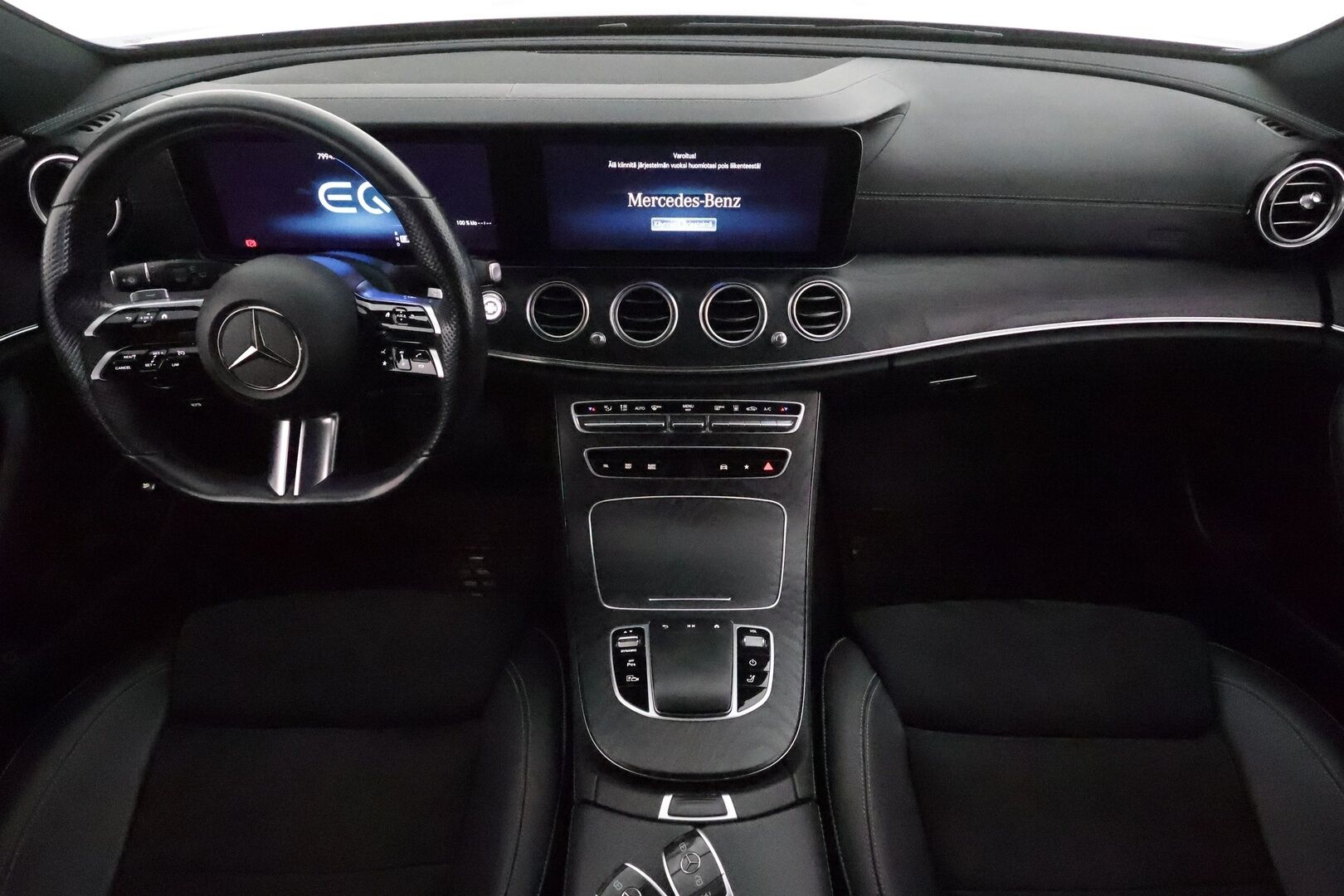 Mercedes-Benz E 2021 300 de 4MATIC T A EQ Power AMG * 360° / Widescreen / Koukku / Multibeam / Lisälämmitin / Navi * - Kahdet renkaat aluvanteilla