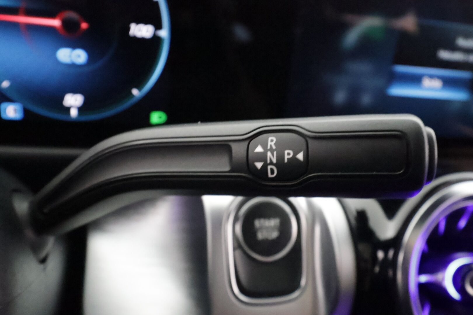 Mercedes-Benz EQB 2023 300 4MATIC Business - | Distronic+ | ILP | 360° | Panorama | Ambient light | Nahkaverhoilu | Widescreen | Keyless | Akt. kaista-avustin | BSM | Apple & Android | 2x renkaat aluin | 