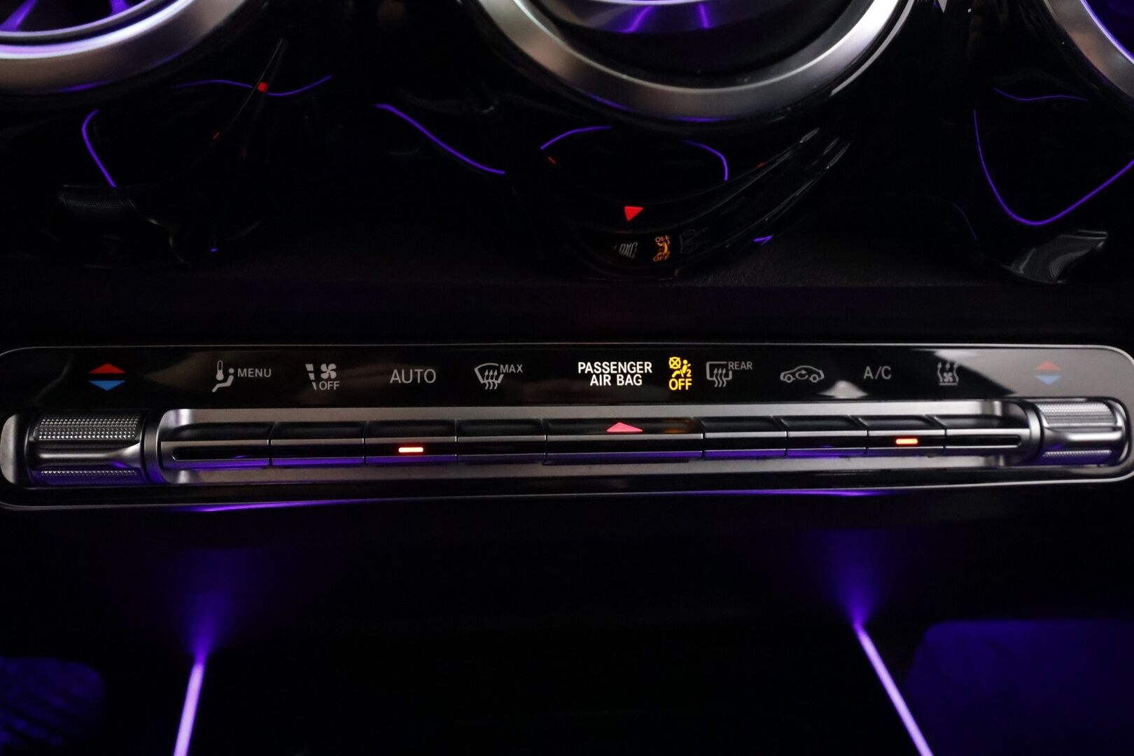 Mercedes-Benz EQB 2023 300 4MATIC Business - | Distronic+ | ILP | 360° | Panorama | Ambient light | Nahkaverhoilu | Widescreen | Keyless | Akt. kaista-avustin | BSM | Apple & Android | 2x renkaat aluin | 