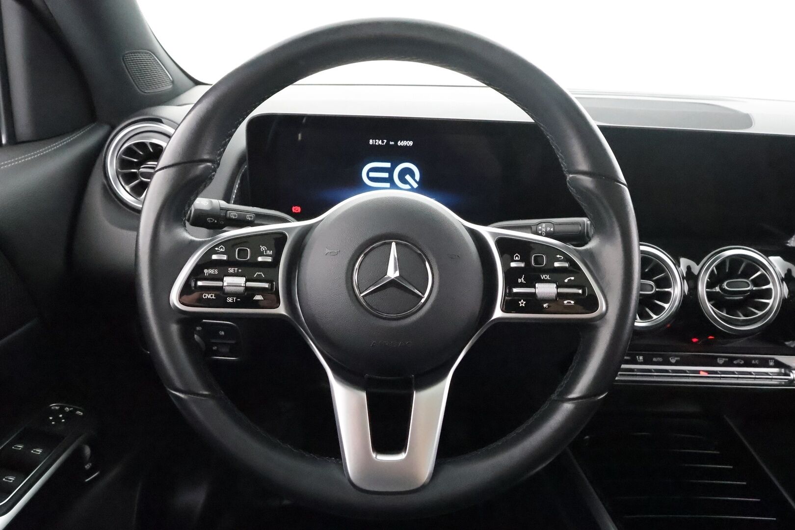 Mercedes-Benz EQB 2023 300 4MATIC Business - | Distronic+ | ILP | 360° | Panorama | Ambient light | Nahkaverhoilu | Widescreen | Keyless | Akt. kaista-avustin | BSM | Apple & Android | 2x renkaat aluin | 