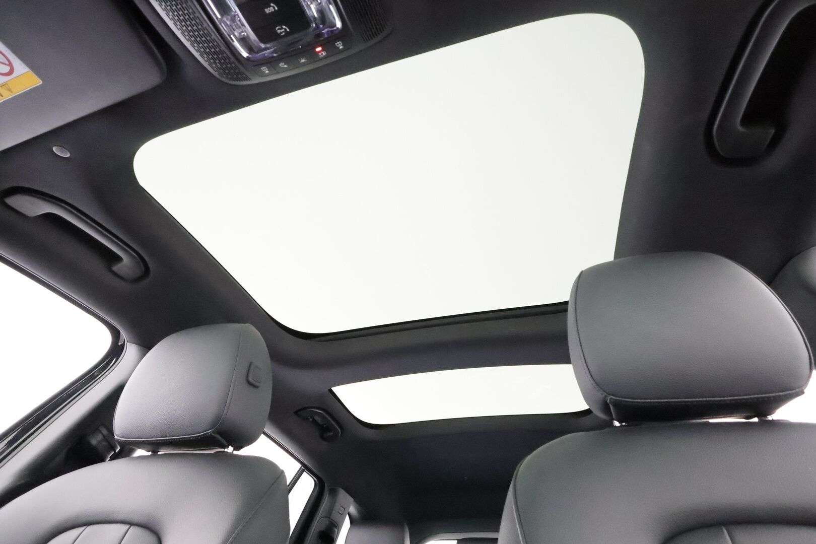 Mercedes-Benz EQB 2023 300 4MATIC Business - | Distronic+ | ILP | 360° | Panorama | Ambient light | Nahkaverhoilu | Widescreen | Keyless | Akt. kaista-avustin | BSM | Apple & Android | 2x renkaat aluin | 