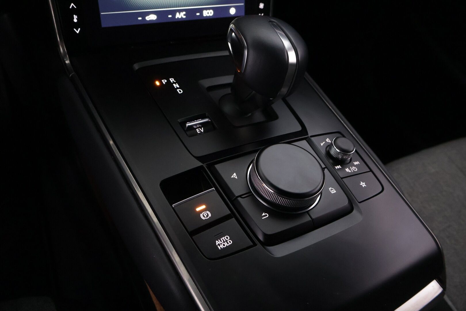 Mazda MX-30 2024 e-Skyactiv R-EV Exclusive-Line *Suomi-auto / Adapt.vak / P-kamera / LED / HUD / 2x vanteet ja renkaat* - Erinomaisesti varusteltu! / 2x vanteet / Huippukuntoiset renkaat / Vaihtoehto uudelle! - HULLUT JOULUT KORKOTARJOUS 2,49% 