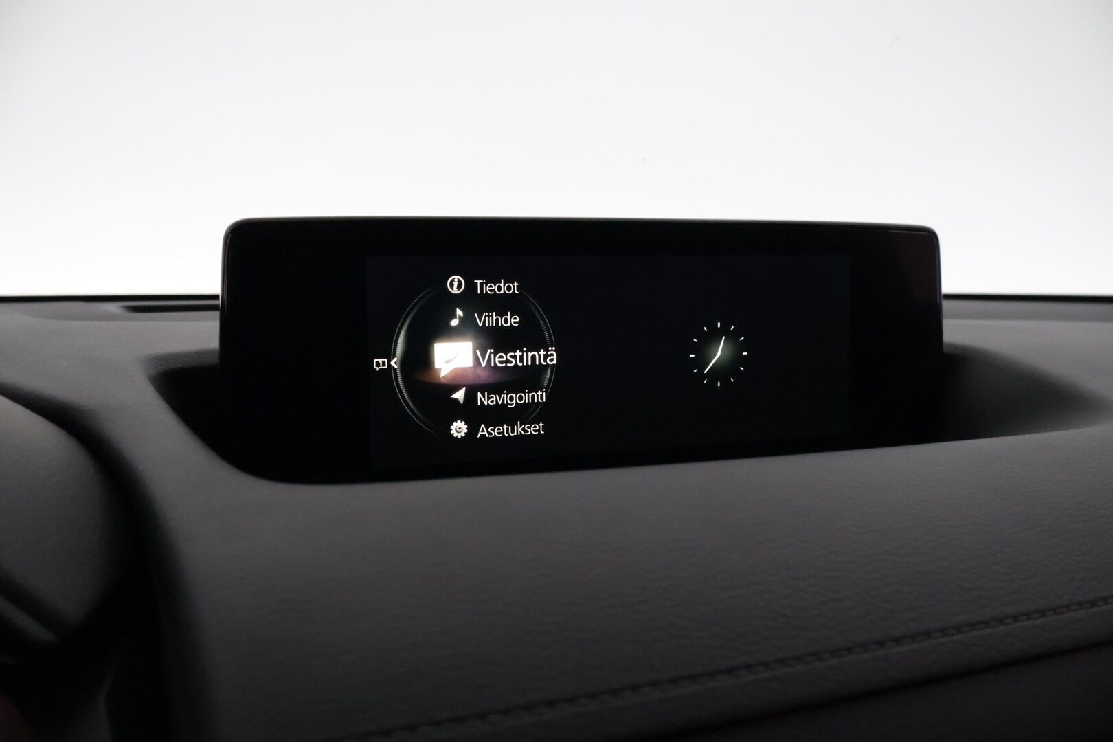 Mazda MX-30 2024 e-Skyactiv R-EV Exclusive-Line *Suomi-auto / Adapt.vak / P-kamera / LED / HUD / 2x vanteet ja renkaat* - Erinomaisesti varusteltu! / 2x vanteet / Huippukuntoiset renkaat / Vaihtoehto uudelle! - Osta nyt, maksa vasta ensi vuonna