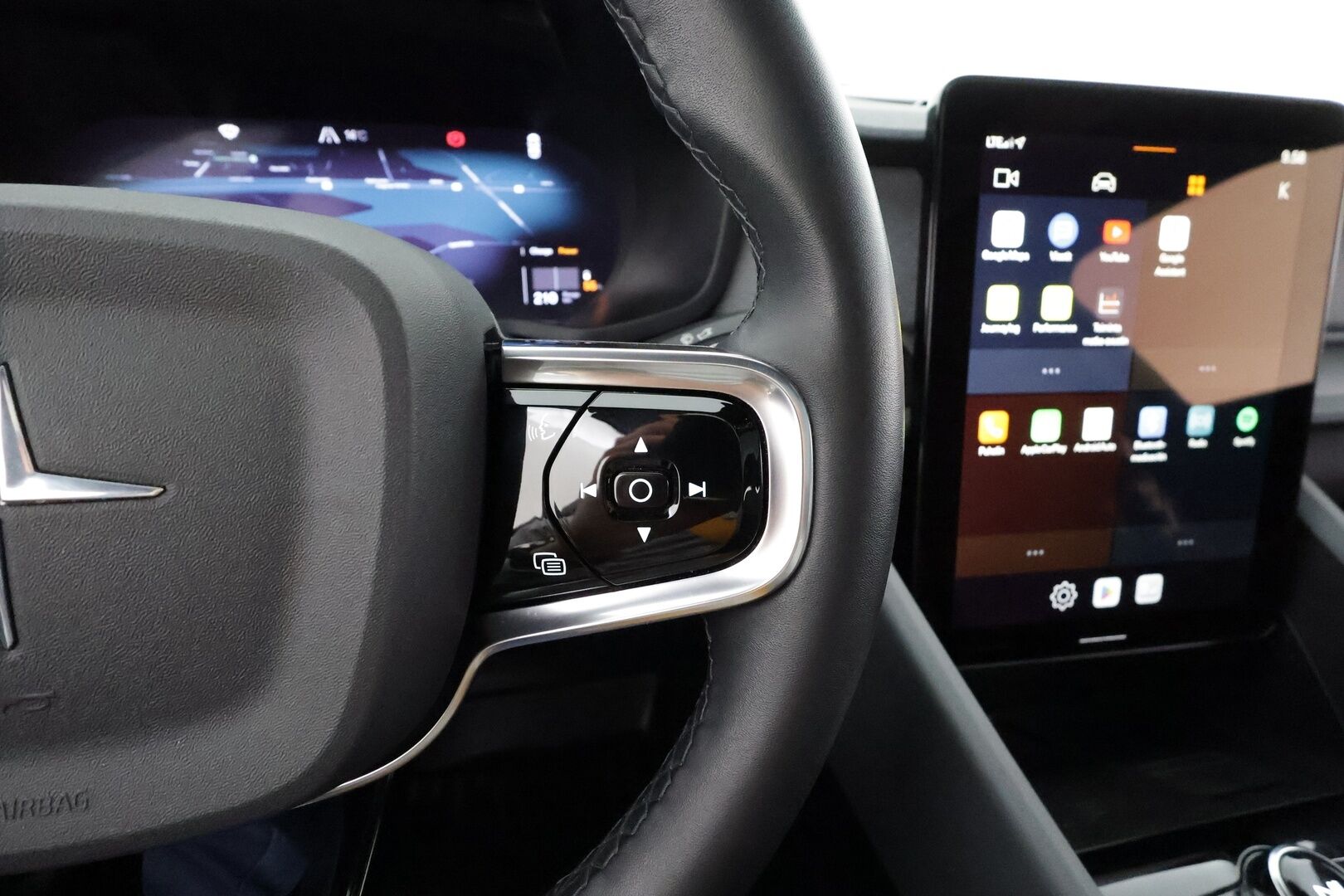 Polestar 2 2021 Launch Edition, 300kW, 78kWh * ACC / H&K / Koukku / Muistipenkki / Pixel LED / 360° / Lasikatto / Keyless * - Akku kuntotarkastettu / Merkkihuollettu