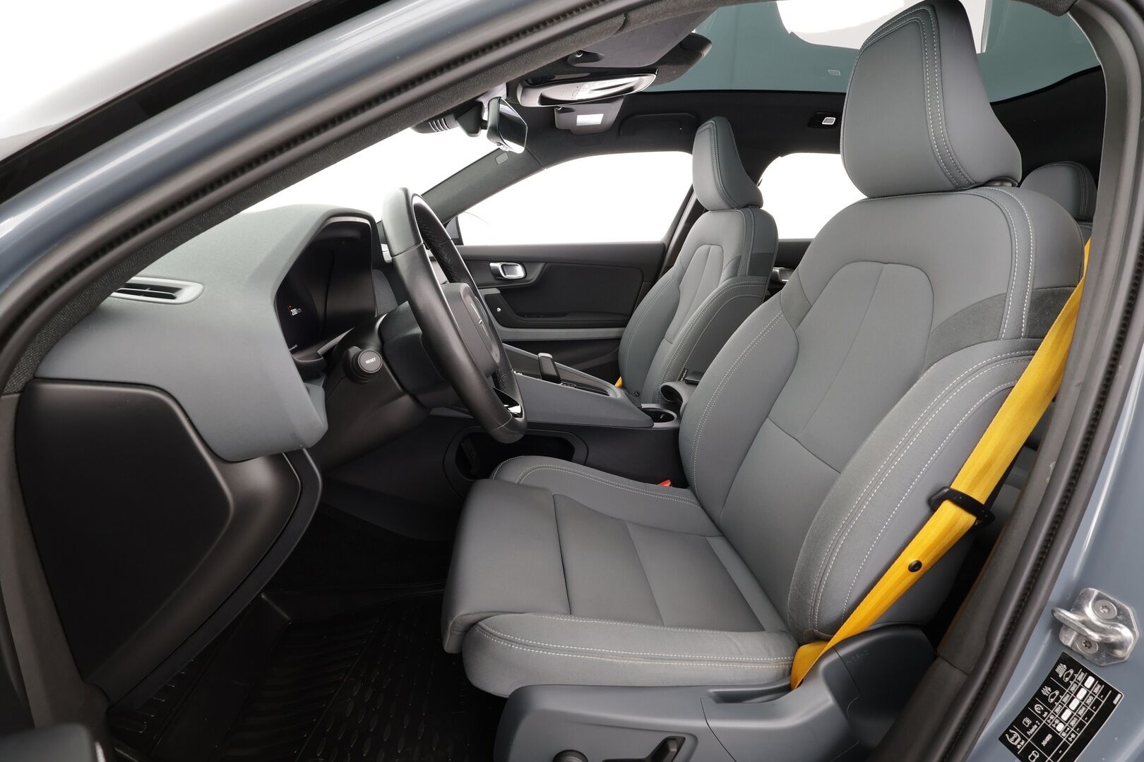 Polestar 2 2021 Launch Edition, 300kW, 78kWh * ACC / H&K / Koukku / Muistipenkki / Pixel LED / 360° / Lasikatto / Keyless * - Akku kuntotarkastettu / Merkkihuollettu