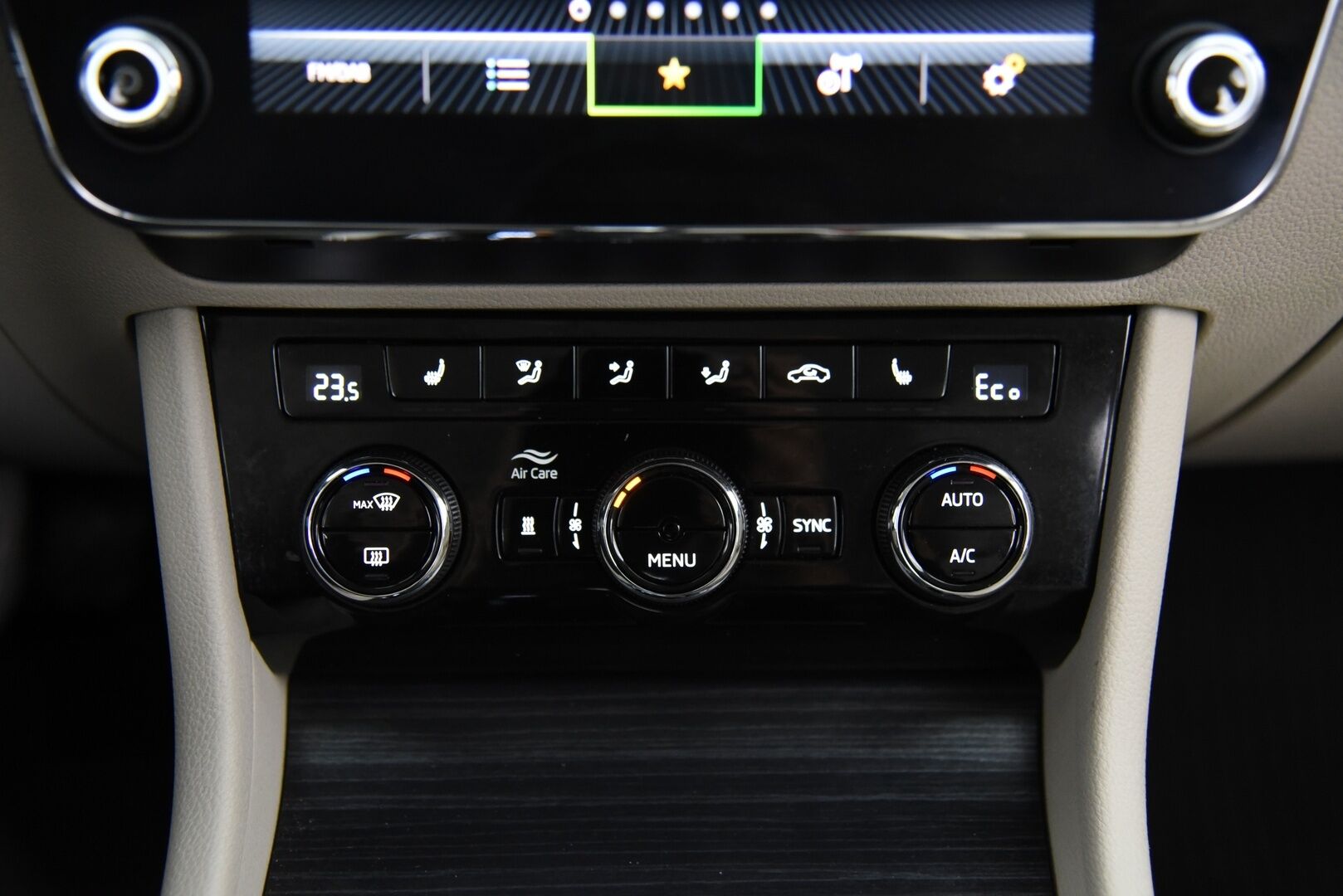 Skoda Superb 2021 Combi 1,4 TSI PHEV Style iV DSG Aut. / Webasto / Adapt. Vak / Vetokoukku / Canton / P-kamera / Muistipenkki - Vaaleat nahat / Matrix Led / Digimittaristo / Merkkihuollot