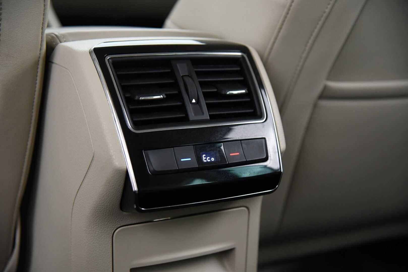 Skoda Superb 2021 Combi 1,4 TSI PHEV Style iV DSG Aut. / Webasto / Adapt. Vak / Vetokoukku / Canton / P-kamera / Muistipenkki - Vaaleat nahat / Matrix Led / Digimittaristo / Merkkihuollot - HULLU BLACKWEEK KORKOTARJOUS 2,49%