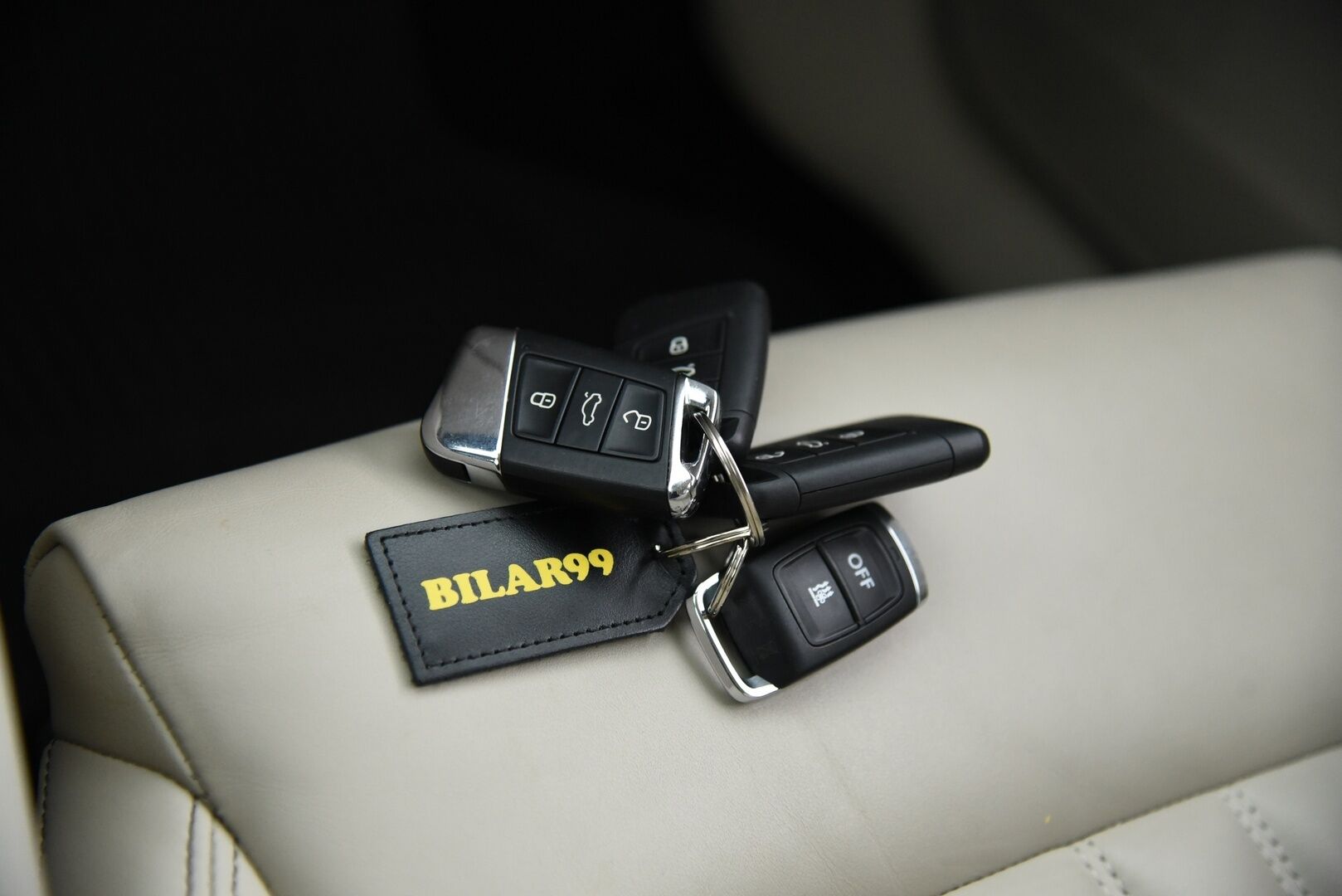 Skoda Superb 2021 Combi 1,4 TSI PHEV Style iV DSG Aut. / Webasto / Adapt. Vak / Vetokoukku / Canton / P-kamera / Muistipenkki - Vaaleat nahat / Matrix Led / Digimittaristo / Merkkihuollot