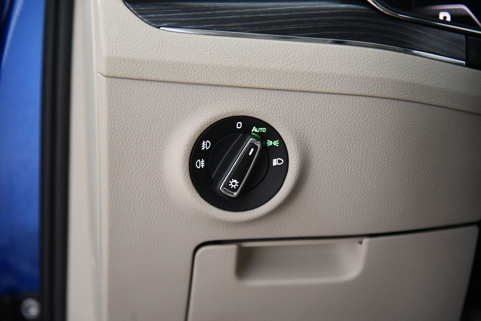 Skoda Superb 2021 Combi 1,4 TSI PHEV Style iV DSG Aut. / Webasto / Adapt. Vak / Vetokoukku / Canton / P-kamera / Muistipenkki - Vaaleat nahat / Matrix Led / Digimittaristo / Merkkihuollot