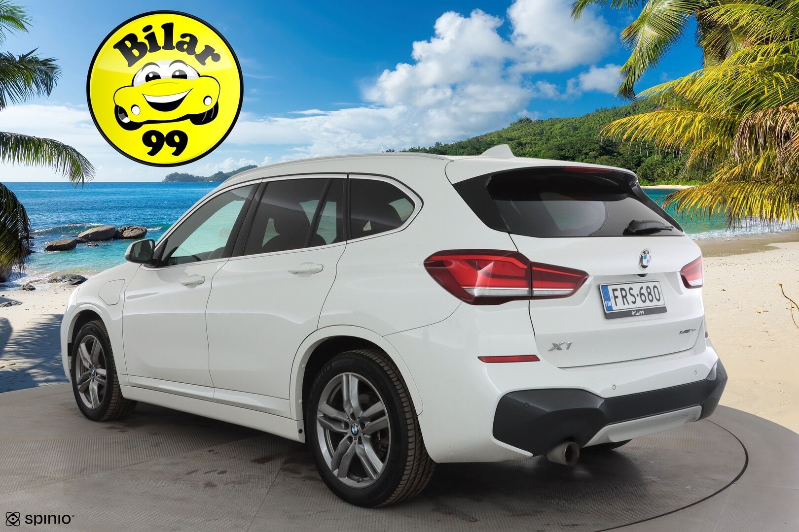 BMW X1 2021 F48 xDrive25e A Business M Sport * HIFIT / P.kamera / Puolinahat / Vakkari / Sporttipenkit / LED * - Kaksilla hyvillä renkailla ja parhaalla värillä varusteltu X1! / Hiljattain huollettu!