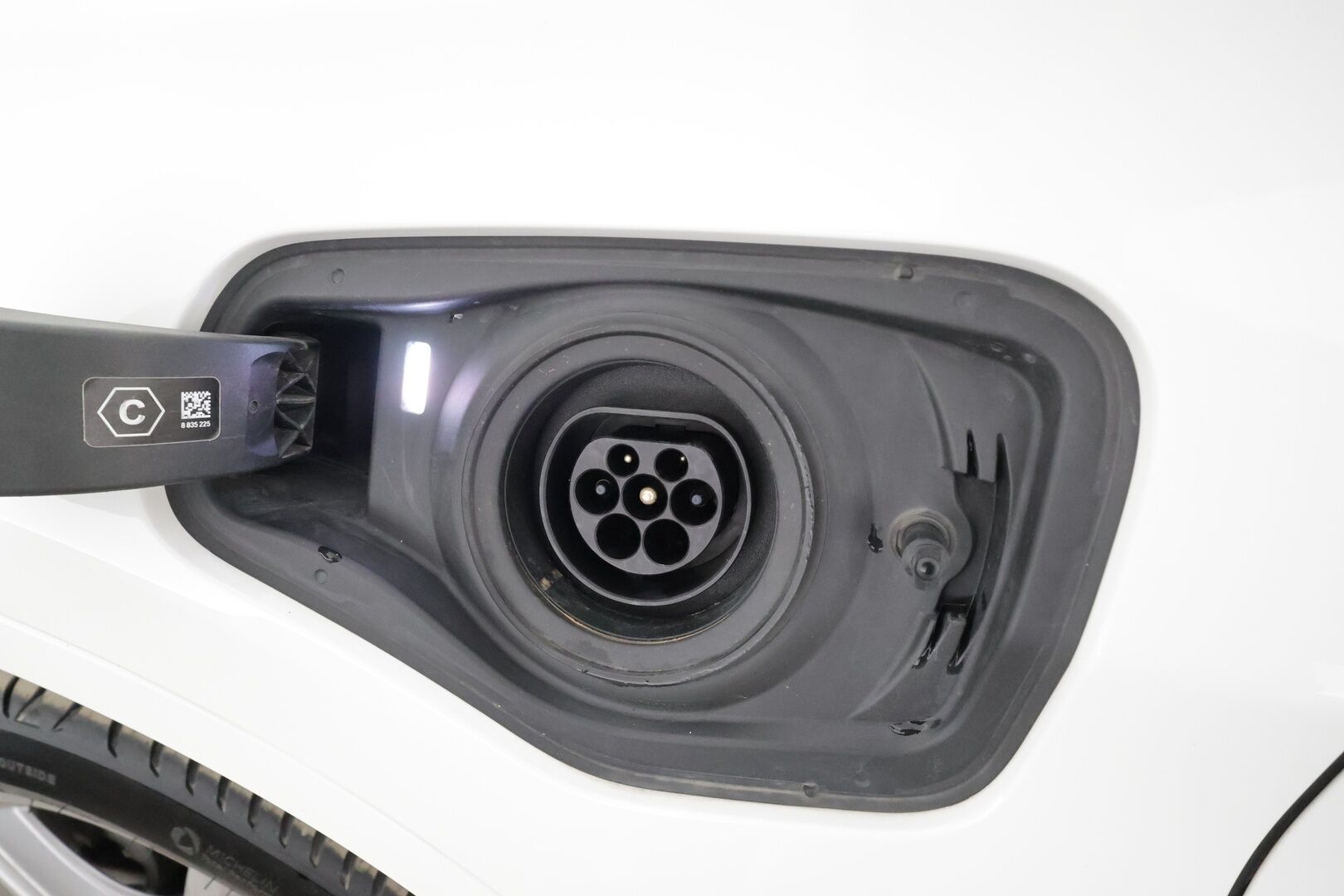 BMW X1 2021 F48 xDrive25e A Business M Sport * Vakkari / Hifi / Puolinahat / P.kamera / Sporttipenkit / LED * - Kahdet Renkaat