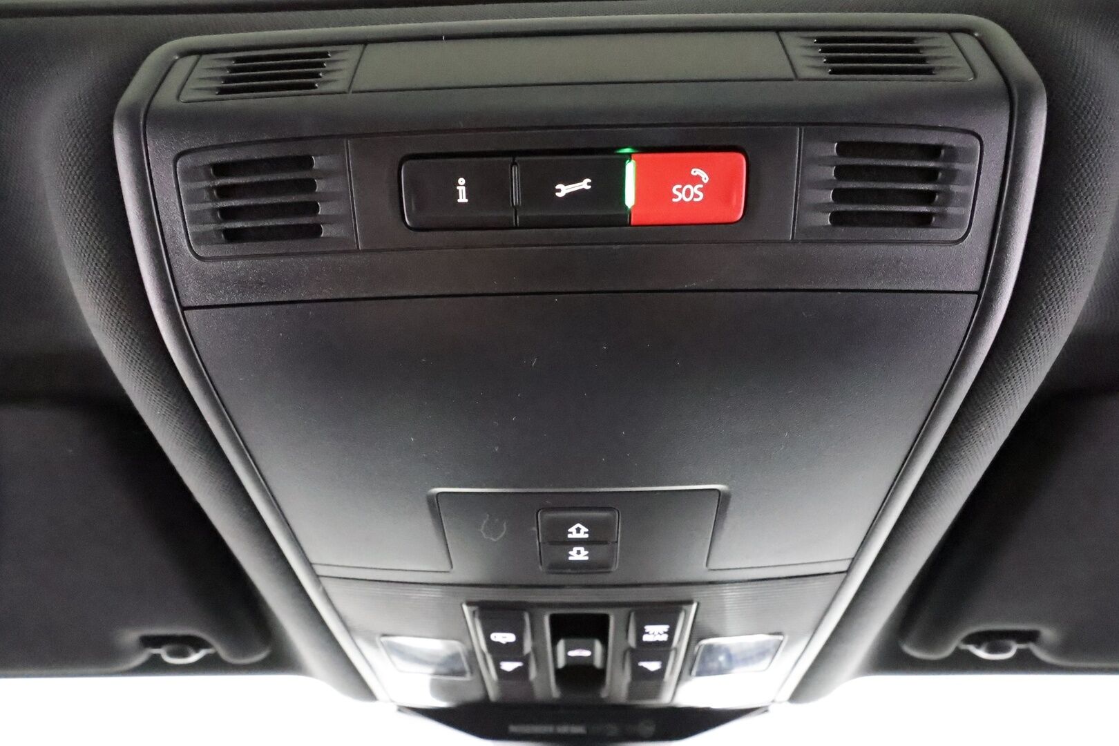 Volkswagen Passat 2021 Variant R-Line 2,0 TDI SCR 147 kW 4MOTION DSG-automaatti - | ACC | Koukku | Webasto | IQ-Light | H/K | P.Kamera | Ergocomfort Isutin | Keyless | Apple&Android | Kahdet Renkaat |