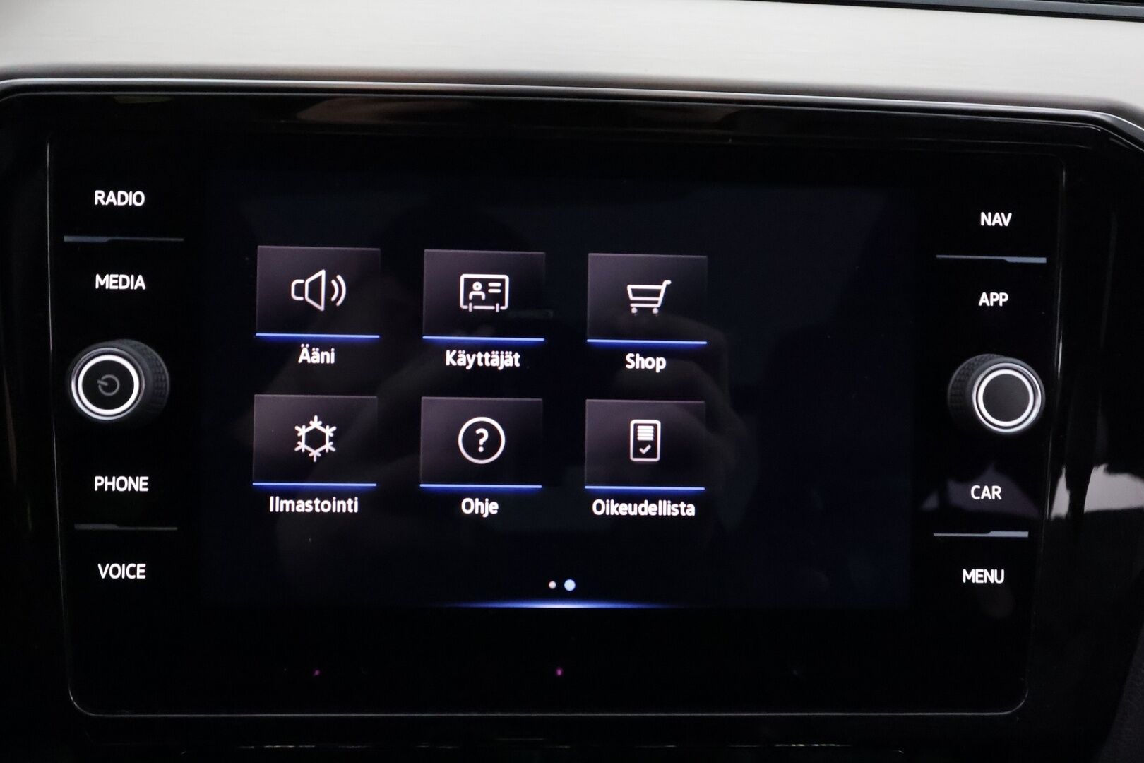 Volkswagen Passat 2021 Variant R-Line 2,0 TDI SCR 147 kW 4MOTION DSG-automaatti - | ACC | Koukku | Webasto | IQ-Light | H/K | P.Kamera | Ergocomfort Isutin | Keyless | Apple&Android | Kahdet Renkaat |