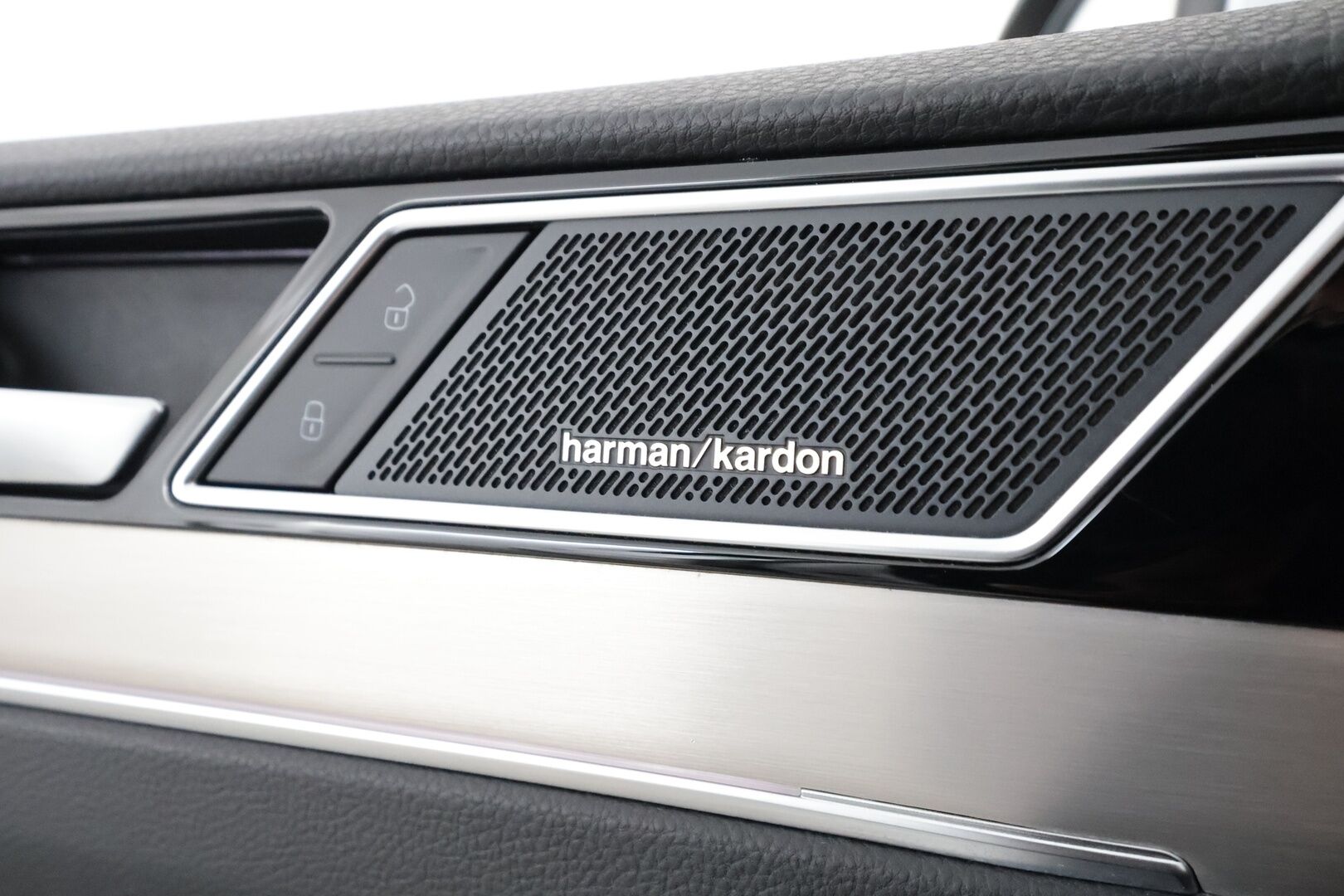 Volkswagen Passat 2021 Variant R-Line 2,0 TDI SCR 147 kW 4MOTION DSG-automaatti - | ACC | Koukku | Webasto | IQ-Light | H/K | P.Kamera | Ergocomfort Isutin | Keyless | Apple&Android | Kahdet Renkaat |