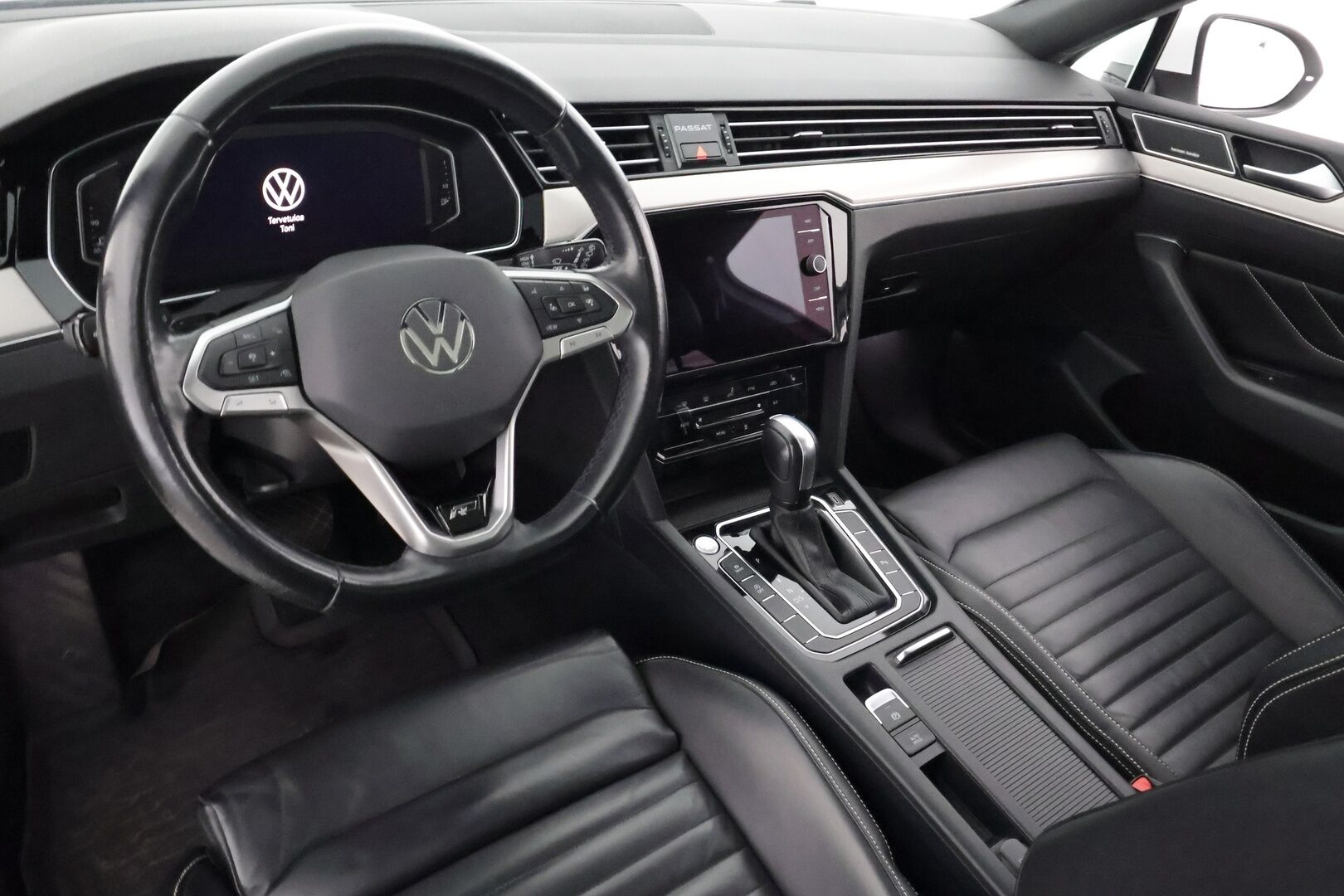 Volkswagen Passat 2021 Variant R-Line 2,0 TDI SCR 147 kW 4MOTION DSG-automaatti - | ACC | Koukku | Webasto | IQ-Light | H/K | P.Kamera | Ergocomfort Isutin | Keyless | Apple&Android | Kahdet Renkaat |