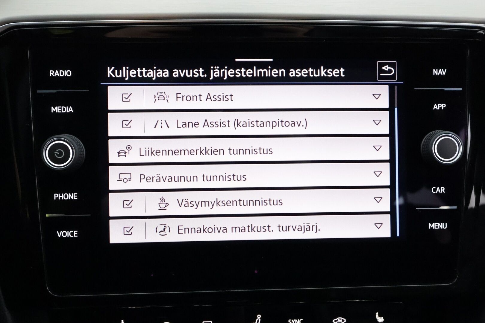 Volkswagen Passat 2021 Variant R-Line 2,0 TDI SCR 147 kW 4MOTION DSG-automaatti - | ACC | Koukku | Webasto | IQ-Light | H/K | P.Kamera | Ergocomfort Isutin | Keyless | Apple&Android | Kahdet Renkaat |