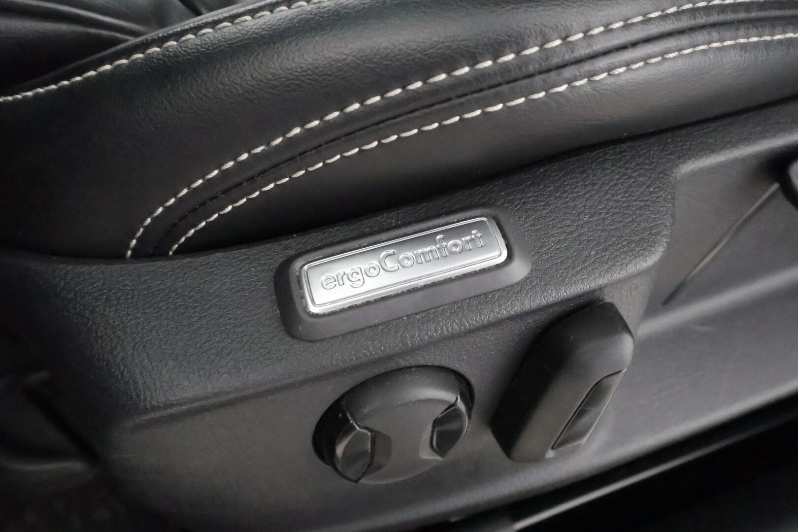 Volkswagen Passat 2021 Variant R-Line 2,0 TDI SCR 147 kW 4MOTION DSG-automaatti - | ACC | Koukku | Webasto | IQ-Light | H/K | P.Kamera | Ergocomfort Isutin | Keyless | Apple&Android | Kahdet Renkaat |