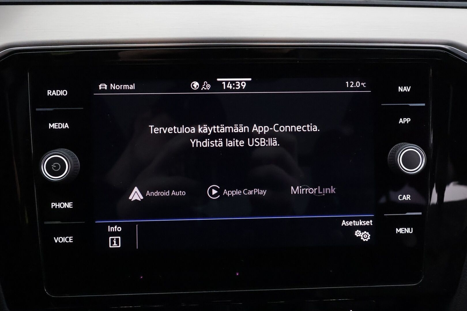 Volkswagen Passat 2021 Variant R-Line 2,0 TDI SCR 147 kW 4MOTION DSG-automaatti - | ACC | Koukku | Webasto | IQ-Light | H/K | P.Kamera | Ergocomfort Isutin | Keyless | Apple&Android | Kahdet Renkaat |
